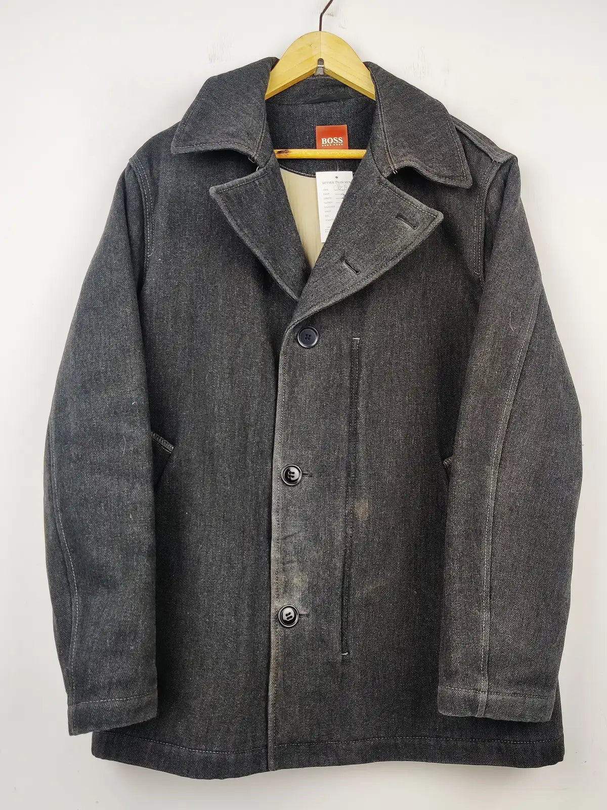 Buy online pre-used pre-loved 100% authentic & Original branded Hugo Boss (CB-162) available in Pakistan. Top international brands avilable.