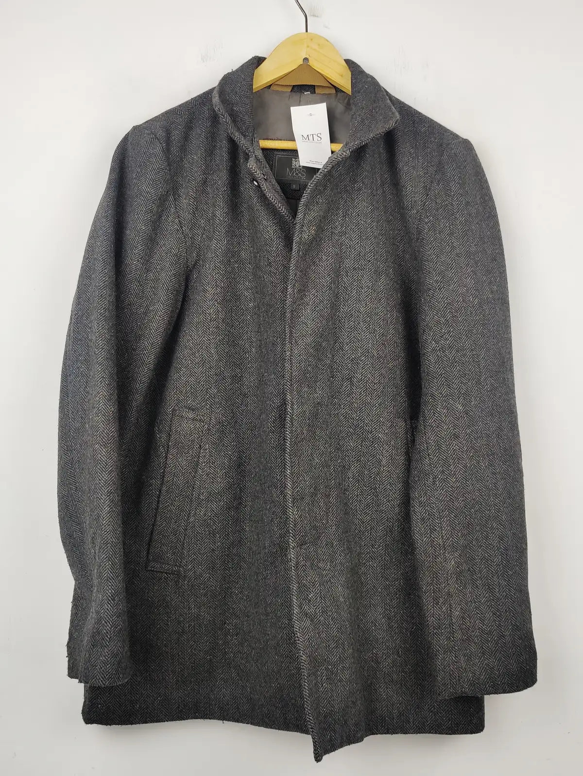 Buy online pre-used pre-loved 100% authentic & Original branded Marks & Spencer (CB-165) available in Pakistan. Top international brands avilable.