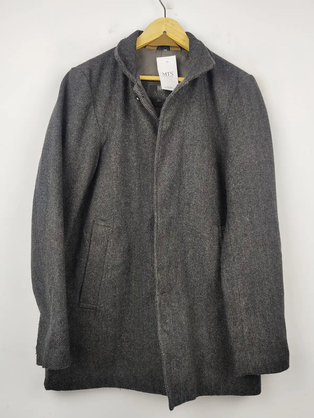 Buy online pre-used pre-loved 100% authentic & Original branded Marks & Spencer (CB-165) available in Pakistan. Top international brands avilable.