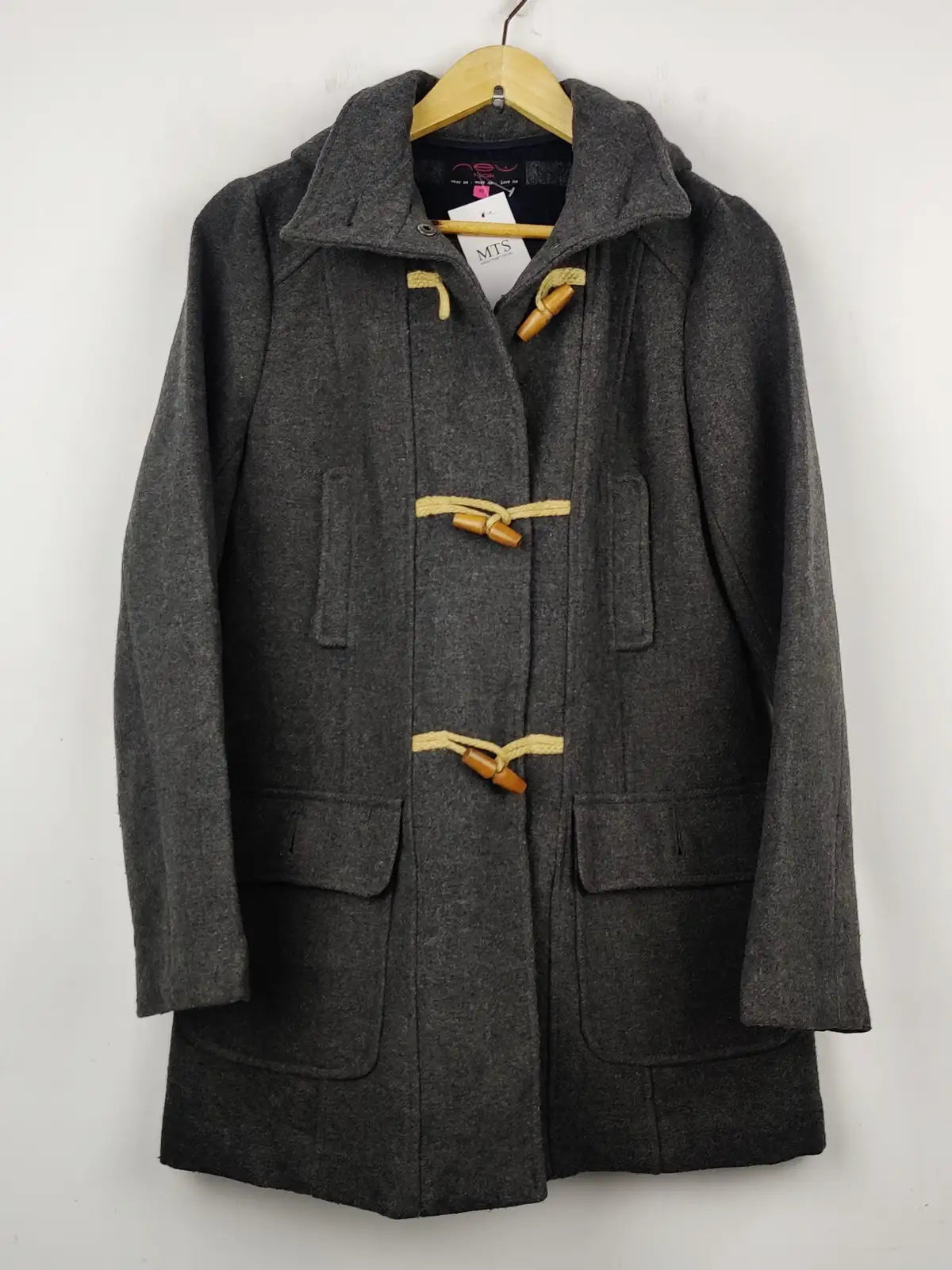Buy online pre-used pre-loved 100% authentic & Original branded New Look (CB-178) available in Pakistan. Top international brands avilable.
