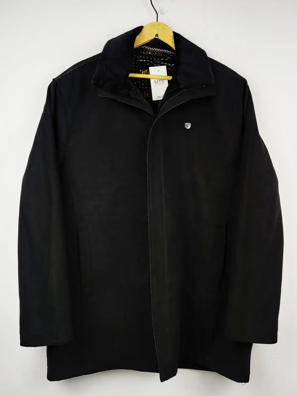 Buy online pre-used pre-loved 100% authentic & Original branded Bosmod (CB-191) available in Pakistan. Top international brands avilable.