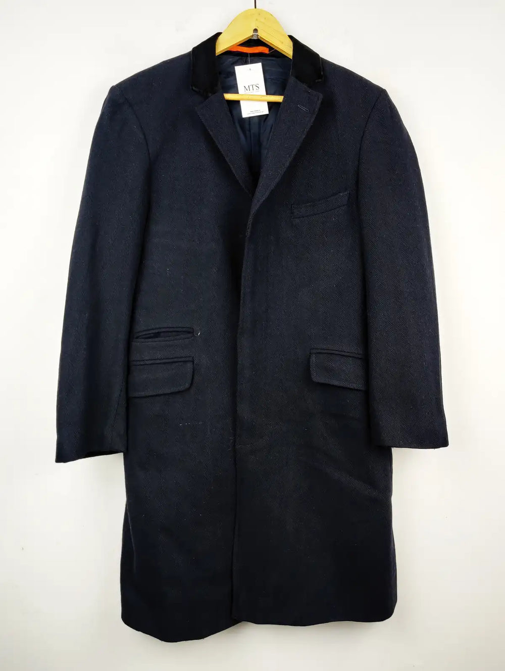 Buy online pre-used pre-loved 100% authentic & Original branded Ben Sherman (CB-199) available in Pakistan. Top international brands avilable.