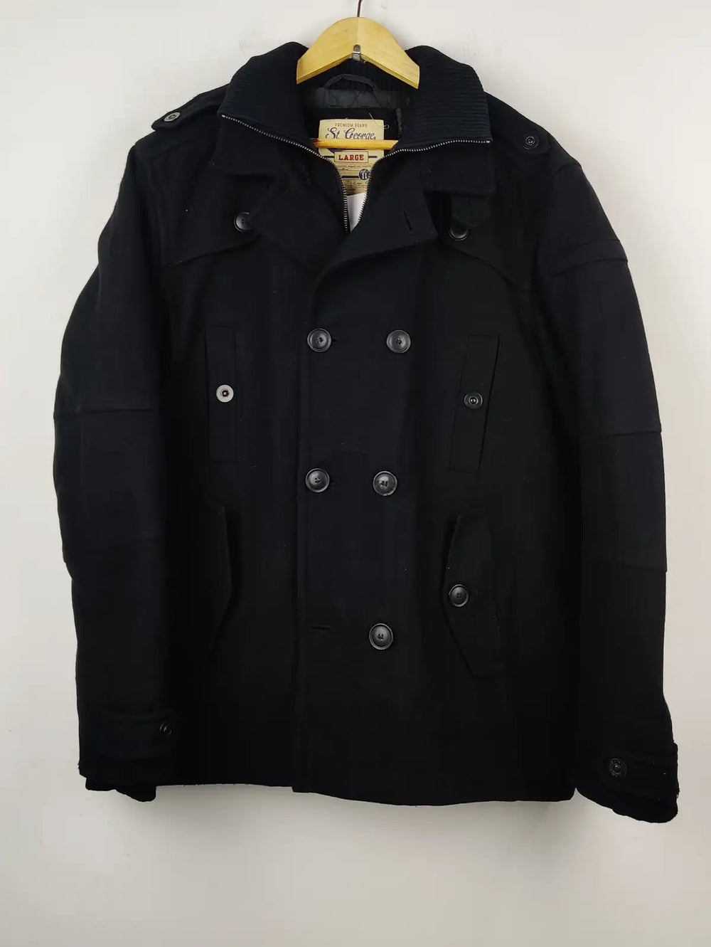 Buy online pre-used pre-loved 100% authentic & Original branded Duffer (CB-205) available in Pakistan. Top international brands avilable.