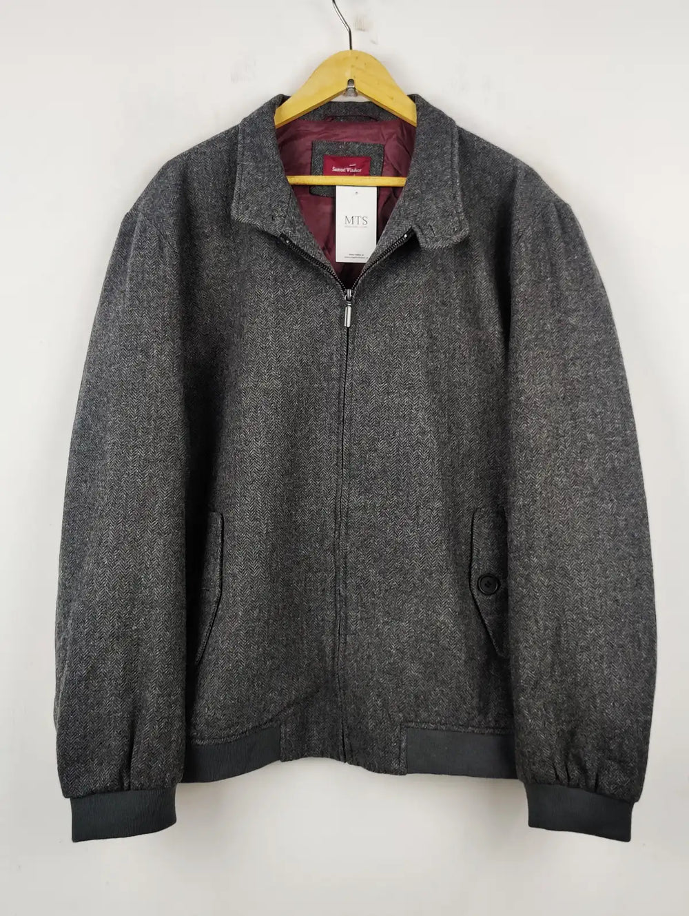 Buy online pre-used pre-loved 100% authentic & Original branded Samuel Windsor (CB-251) available in Pakistan. Top international brands avilable.