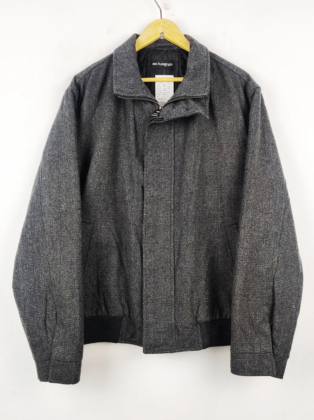 Buy online pre-used pre-loved 100% authentic & Original branded Marks & Spencer (CB-260) available in Pakistan. Top international brands avilable.