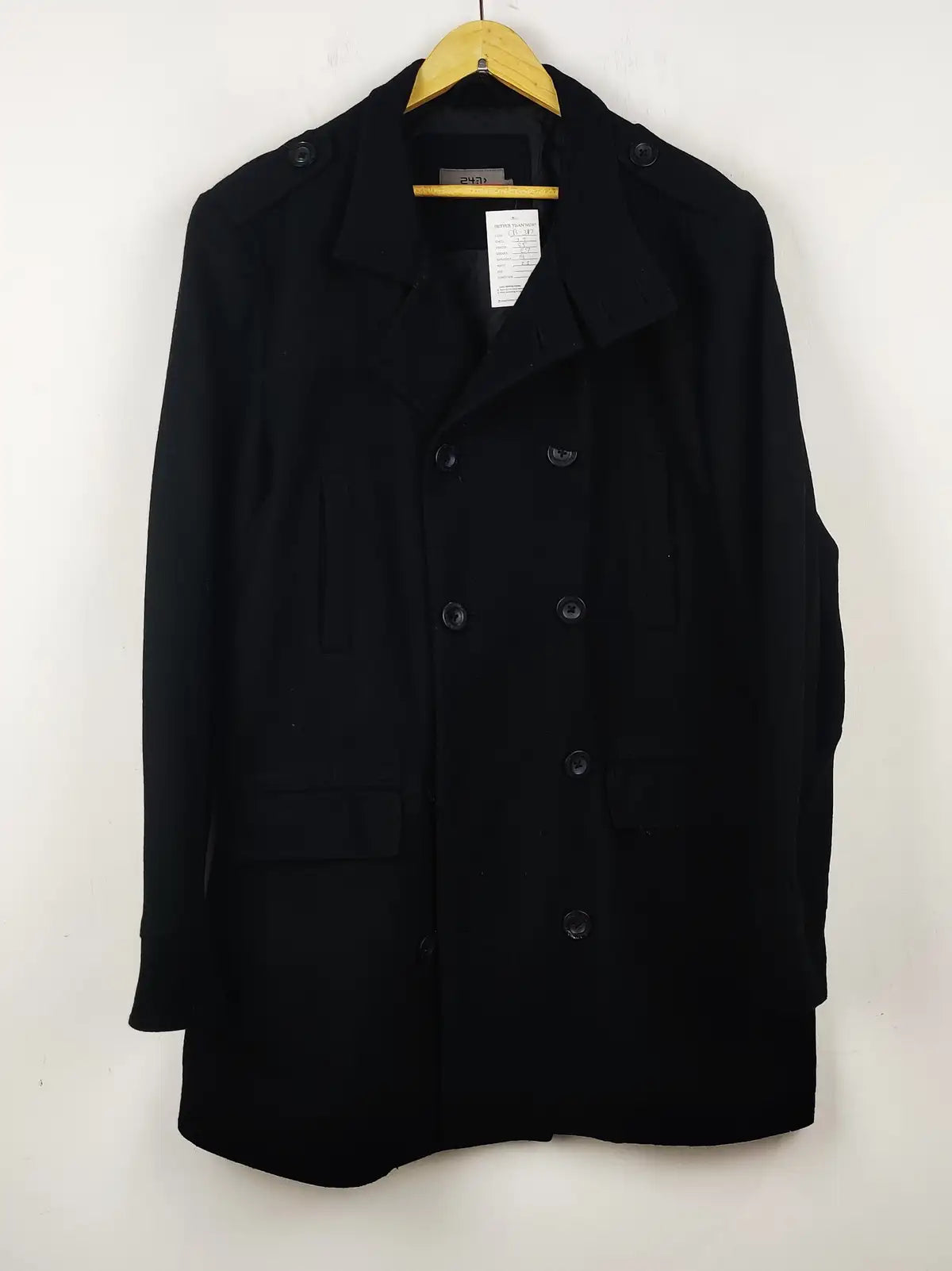 Buy online pre-used pre-loved 100% authentic & Original branded Jeff Banks (CB-317) available in Pakistan. Top international brands avilable.