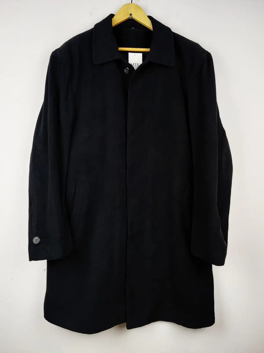 Buy online pre-used pre-loved 100% authentic & Original branded Unknown Brand (CB-324) available in Pakistan. Top international brands avilable.