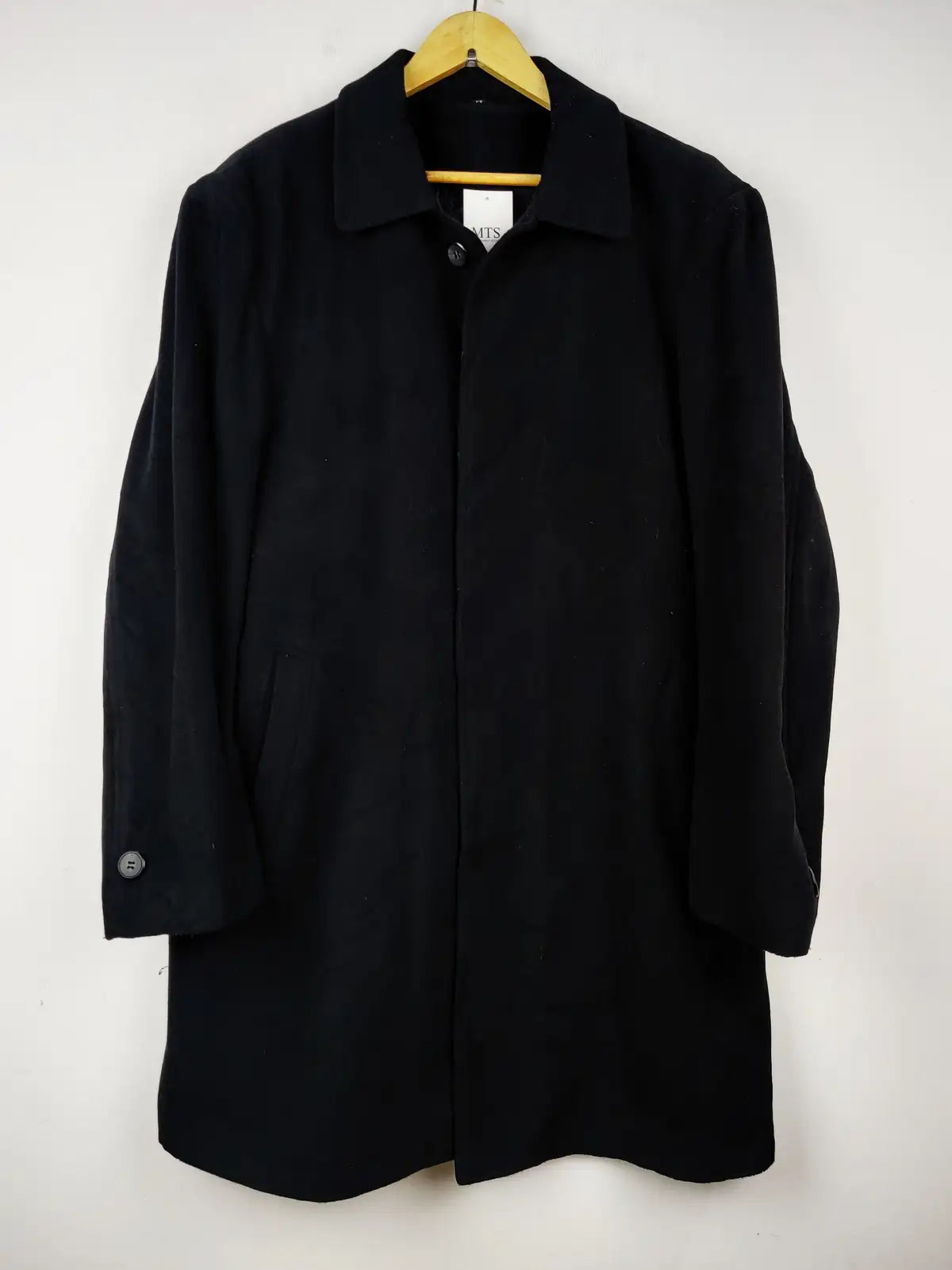 Buy online pre-used pre-loved 100% authentic & Original branded Unknown Brand (CB-324) available in Pakistan. Top international brands avilable.