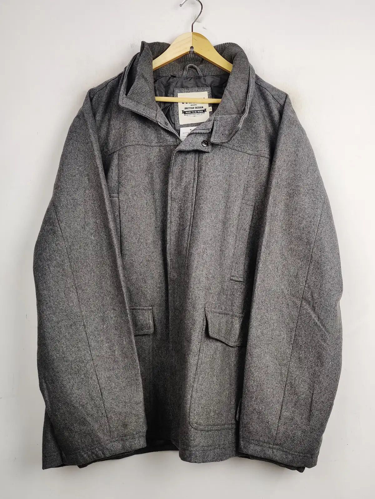 Buy online pre-used pre-loved 100% authentic & Original branded Jemuine (CB-349) available in Pakistan. Top international brands avilable.