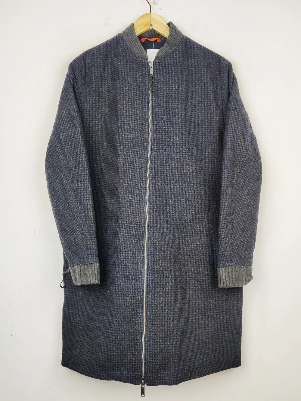 Buy online pre-used pre-loved 100% authentic & Original branded Selected Homme (CB-356) available in Pakistan. Top international brands avilable.