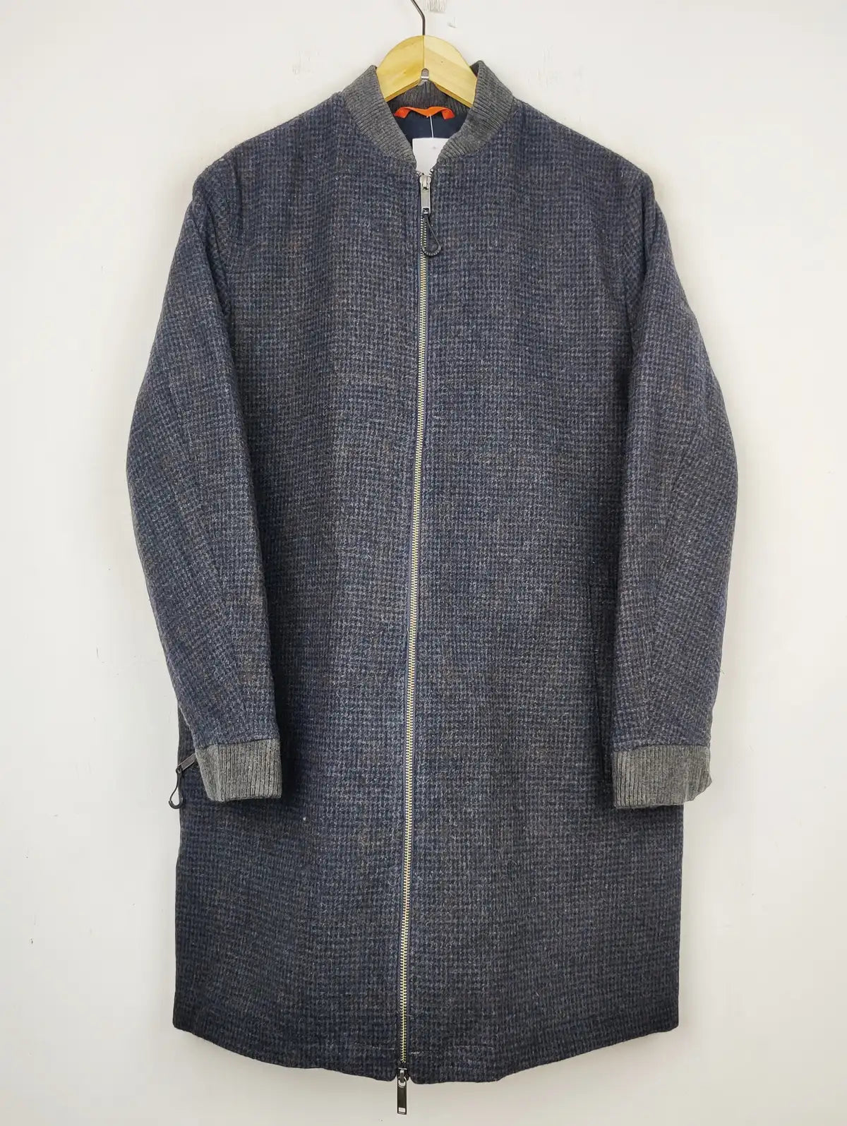 Buy online pre-used pre-loved 100% authentic & Original branded Selected Homme (CB-356) available in Pakistan. Top international brands avilable.