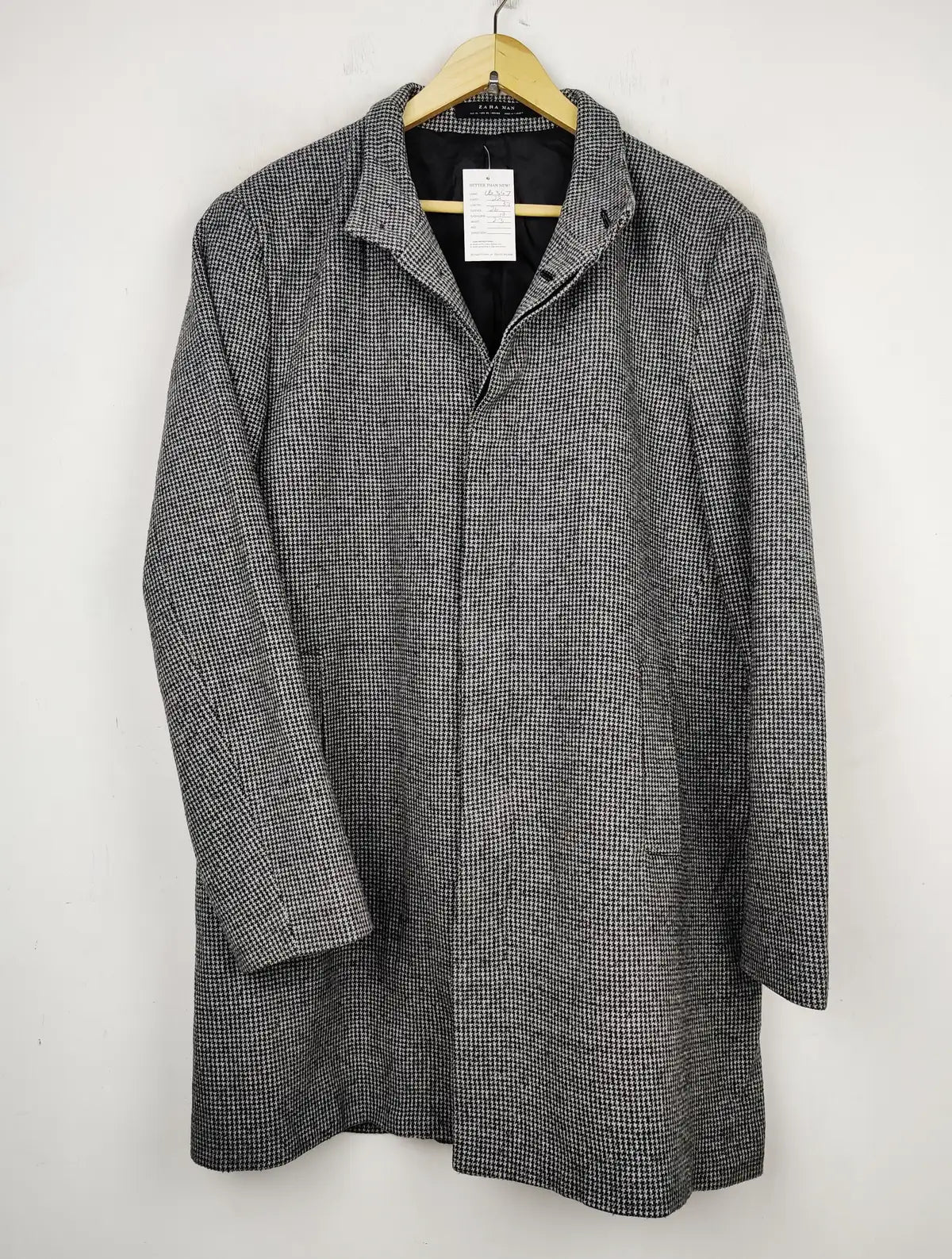 Buy online pre-used pre-loved 100% authentic & Original branded Zara (CB-357) available in Pakistan. Top international brands avilable.