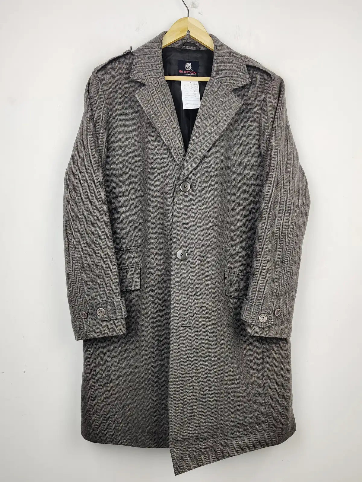 Buy online pre-used pre-loved 100% authentic & Original branded Burton (CB-368) available in Pakistan. Top international brands avilable.