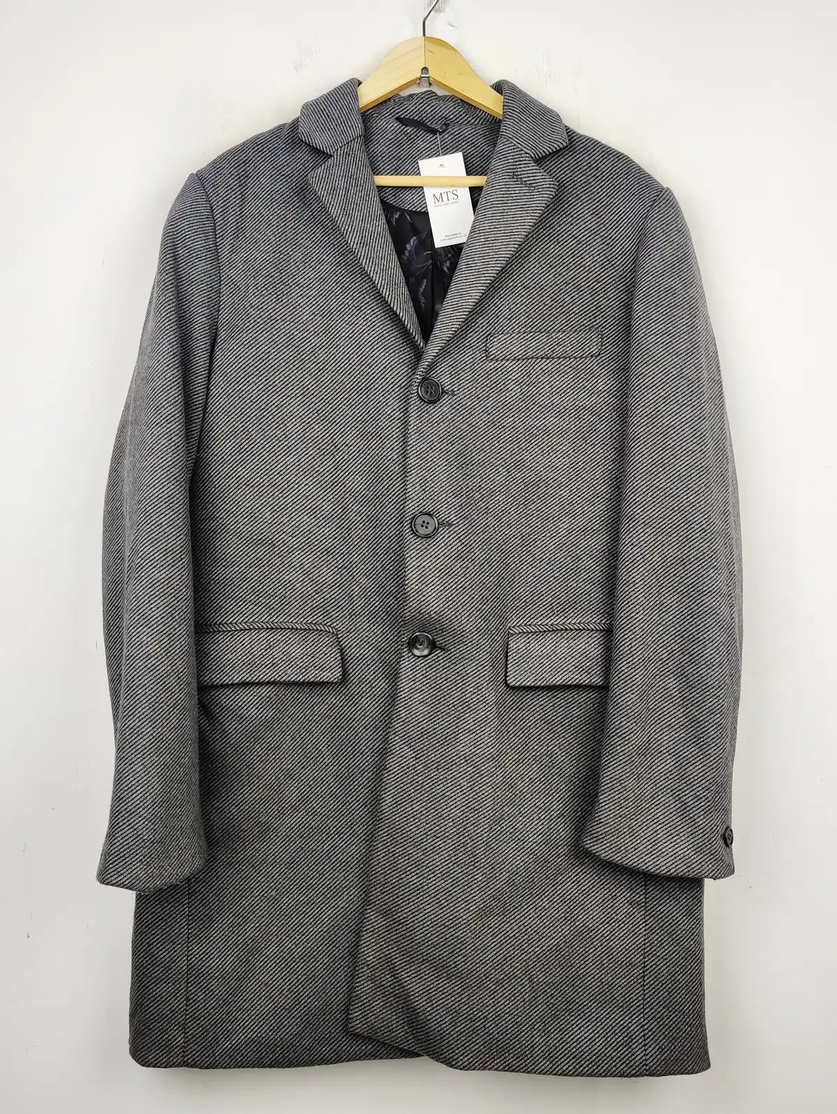 Buy online pre-used pre-loved 100% authentic & Original branded Burton (CB-369) available in Pakistan. Top international brands avilable.