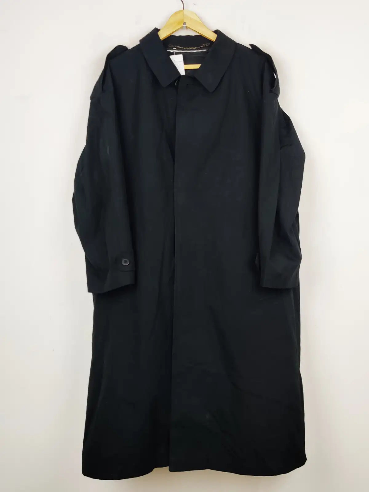 Buy online pre-used pre-loved 100% authentic & Original branded Fulwiline (CB-374) available in Pakistan. Top international brands avilable.