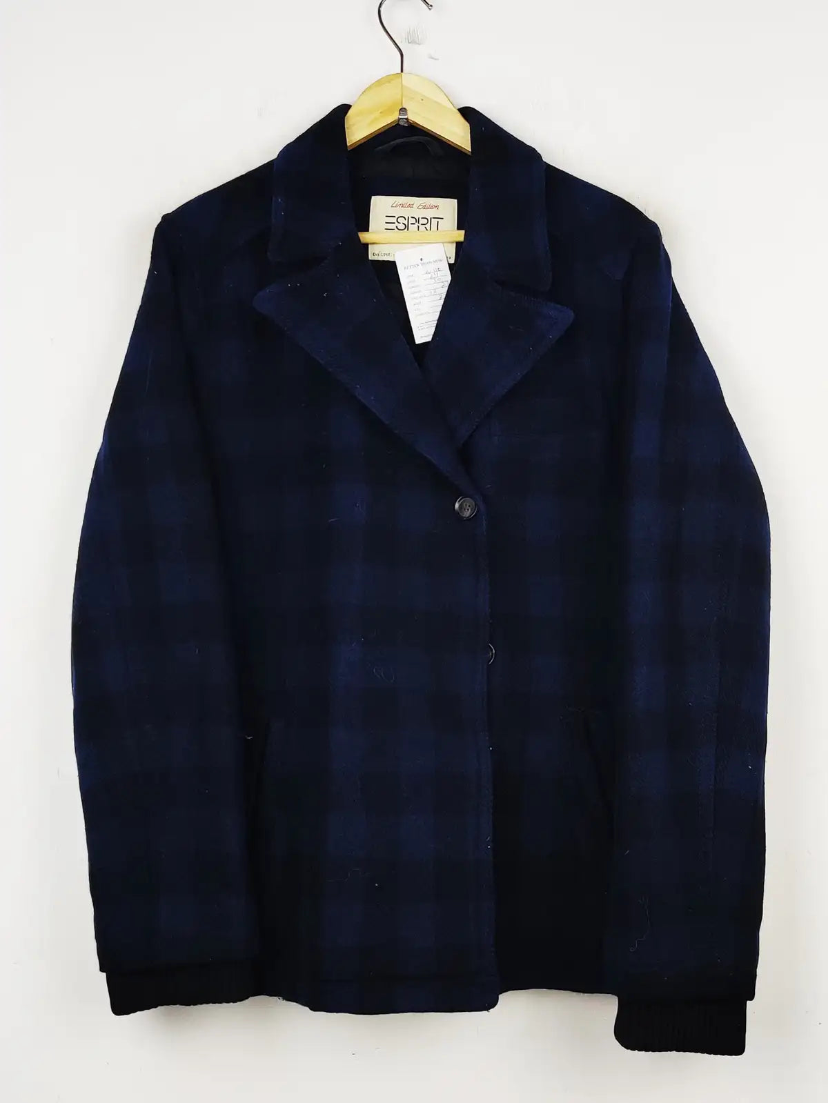 Buy online pre-used pre-loved 100% authentic & Original branded Spirit (CB-378) available in Pakistan. Top international brands avilable.