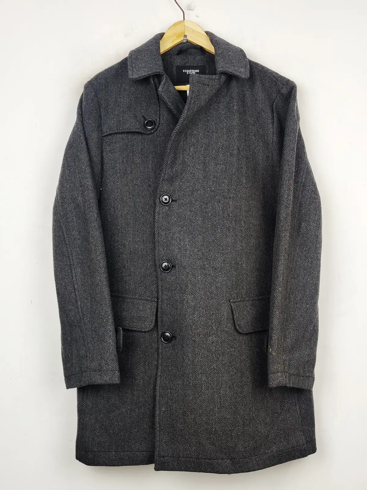 Buy online pre-used pre-loved 100% authentic & Original branded Cedarwood State (CB-380) available in Pakistan. Top international brands avilable.