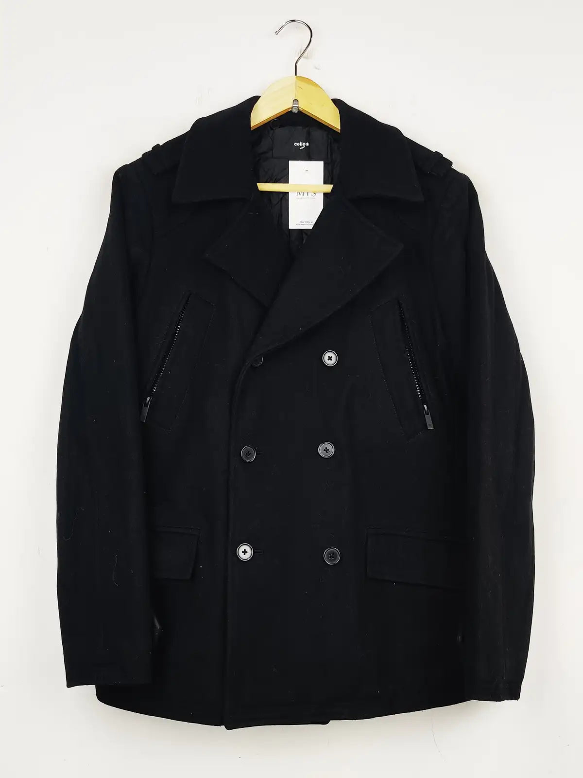 Buy online pre-used pre-loved 100% authentic & Original branded Celio (CB-389) available in Pakistan. Top international brands avilable.