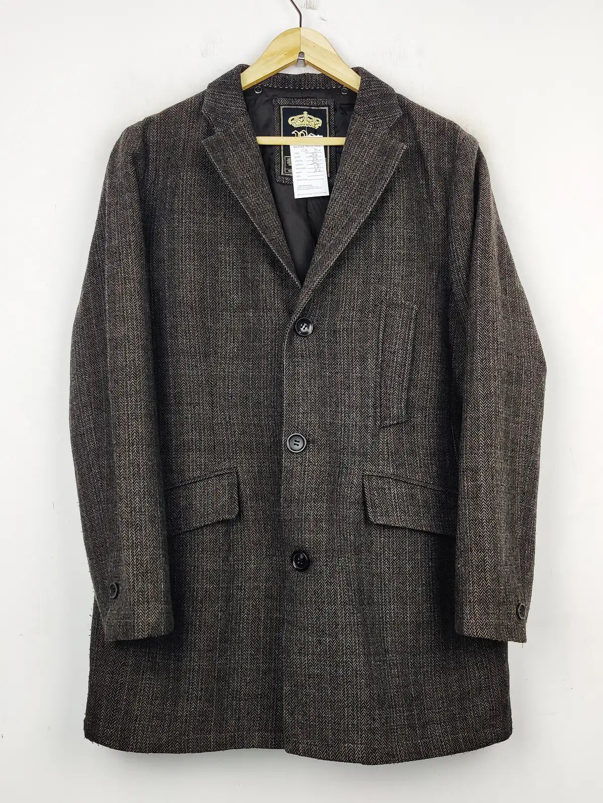 Buy online pre-used pre-loved 100% authentic & Original branded Rj (CB-390) available in Pakistan. Top international brands avilable.