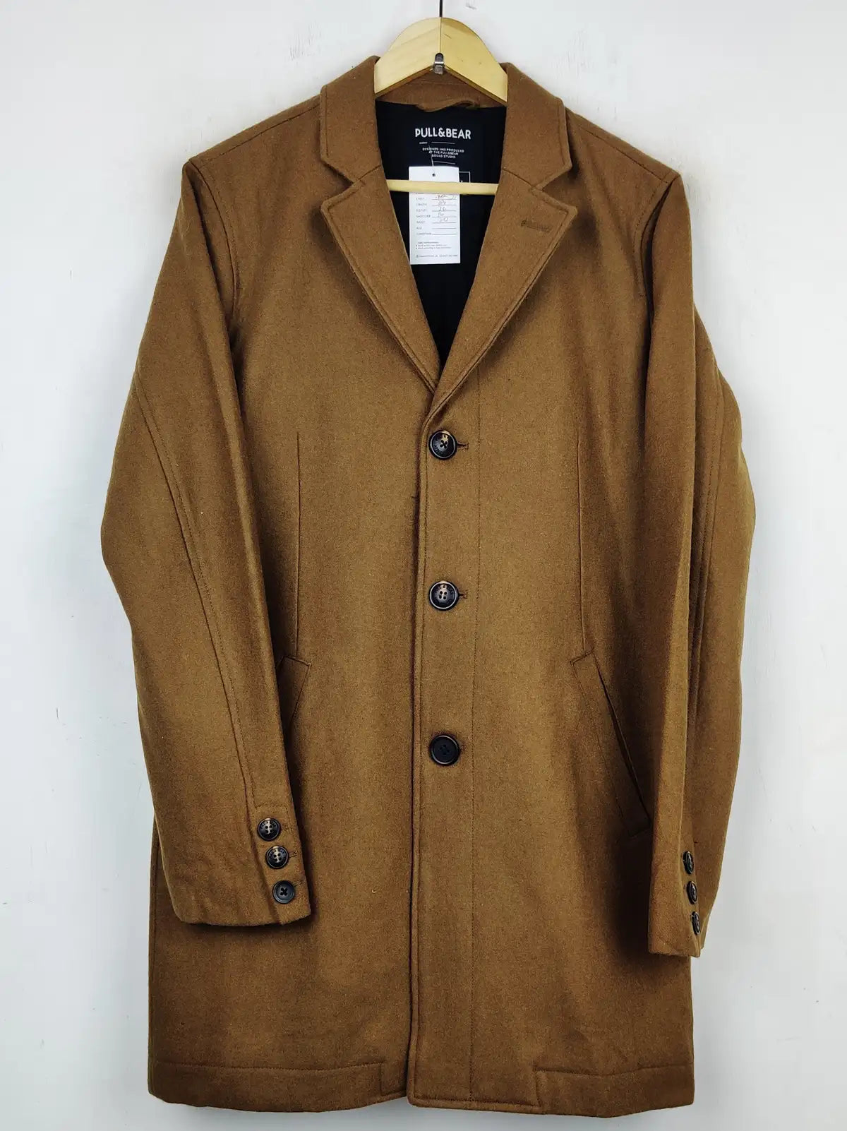 Buy online pre-used pre-loved 100% authentic & Original branded Pull&Bear (CB-391) available in Pakistan. Top international brands avilable.