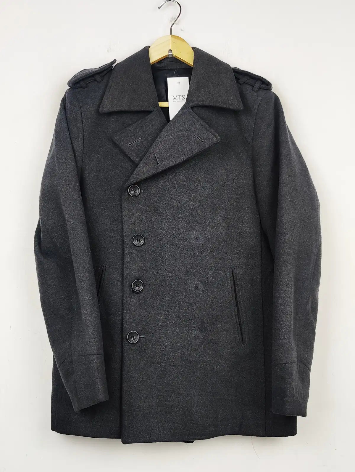 Buy online pre-used pre-loved 100% authentic & Original branded Feraud Jeans (CB-395) available in Pakistan. Top international brands avilable.