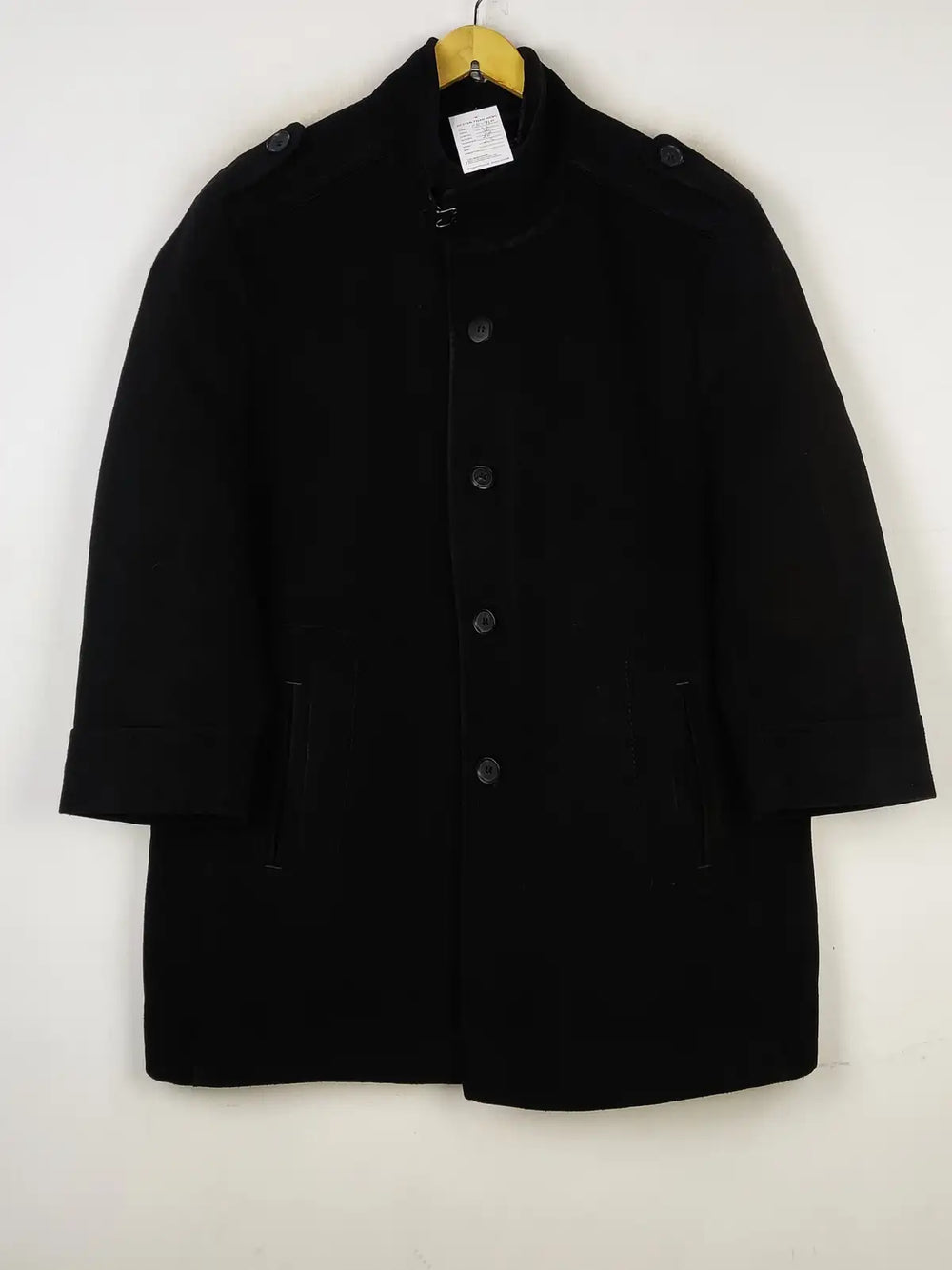 Buy online pre-used pre-loved 100% authentic & Original branded Loser (CB-440) available in Pakistan. Top international brands avilable.