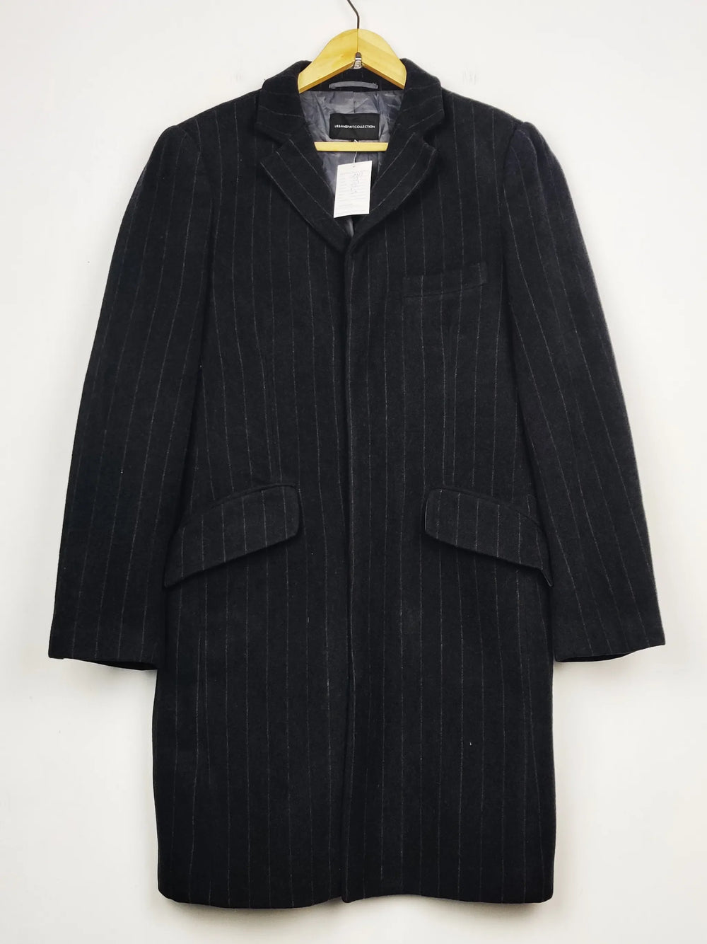 Buy online pre-used pre-loved 100% authentic & Original branded Urban Spirit Collection (CB-616) available in Pakistan. Top international brands avilable.