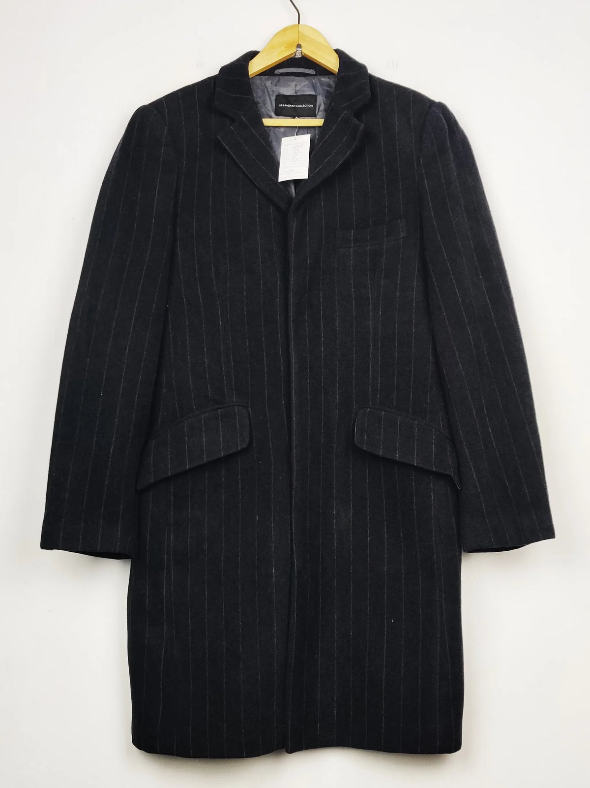 Buy online pre-used pre-loved 100% authentic & Original branded Urban Spirit Collection (CB-616) available in Pakistan. Top international brands avilable.
