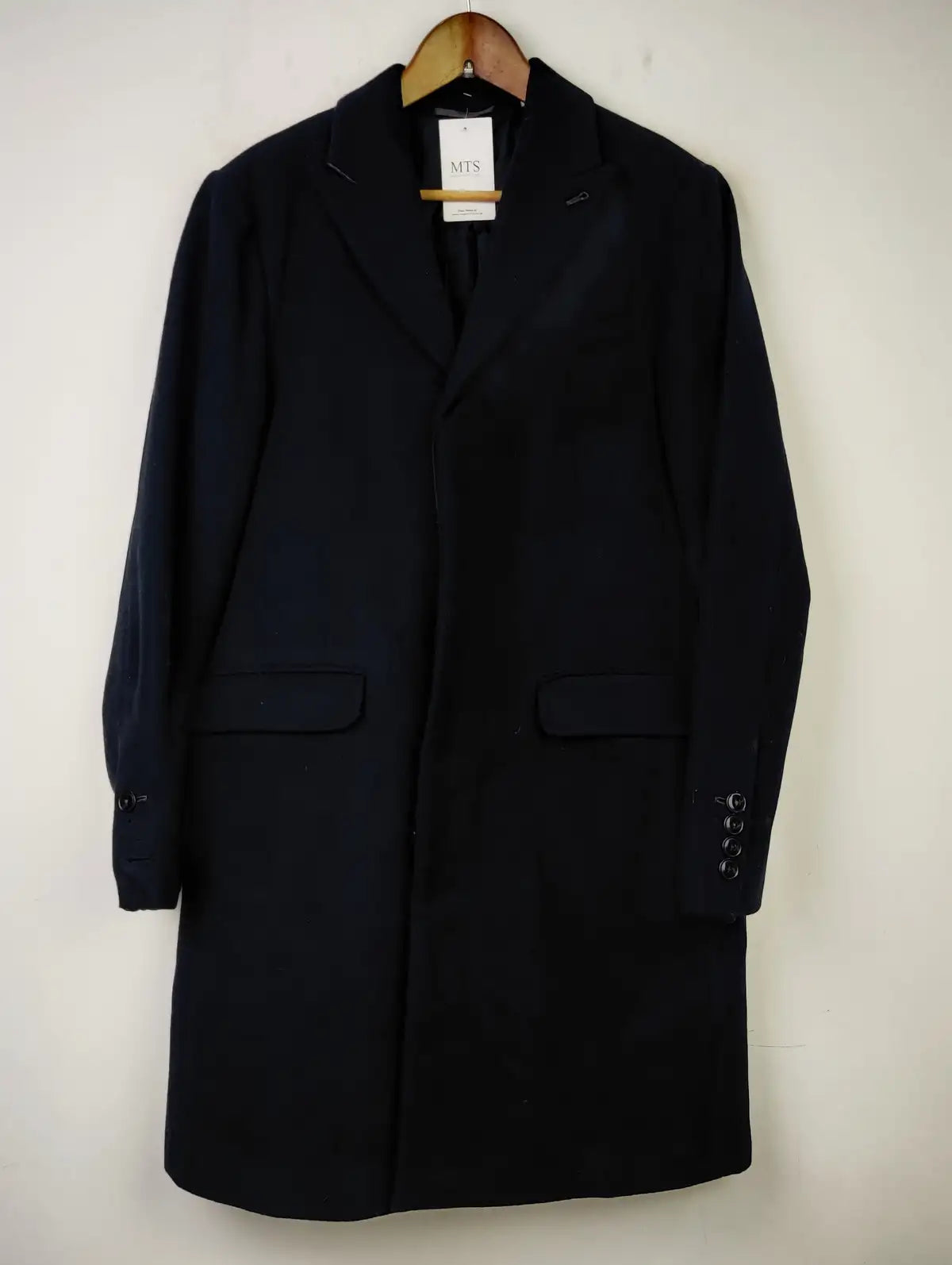 Buy online pre-used pre-loved 100% authentic & Original branded Burton (CB-80) available in Pakistan. Top international brands avilable.
