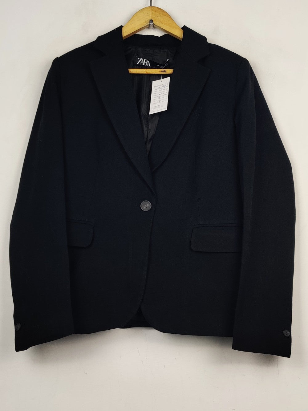 Zara (CB-949)