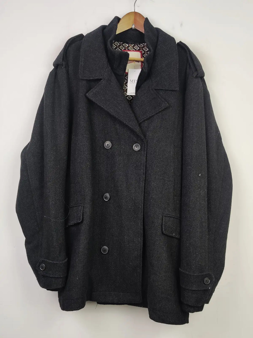 Buy online pre-used pre-loved 100% authentic & Original branded Joe Browns (CB-97) available in Pakistan. Top international brands avilable.