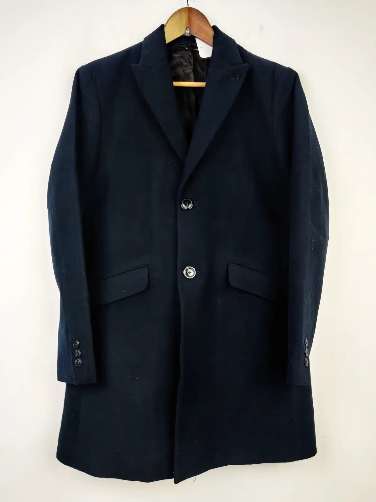 Buy online pre-used pre-loved 100% authentic & Original branded Burton (CB-98) available in Pakistan. Top international brands avilable.