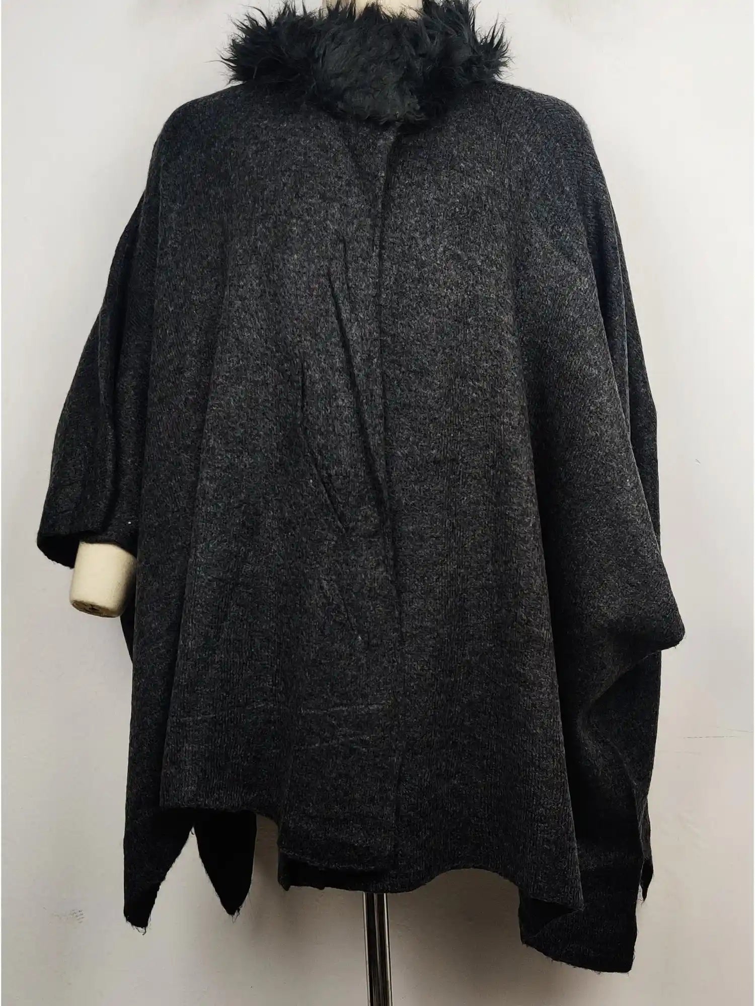 Buy online pre-used pre-loved 100% authentic & Original branded Marks & Spencer (CS-1045) available in Pakistan. Top international brands avilable.