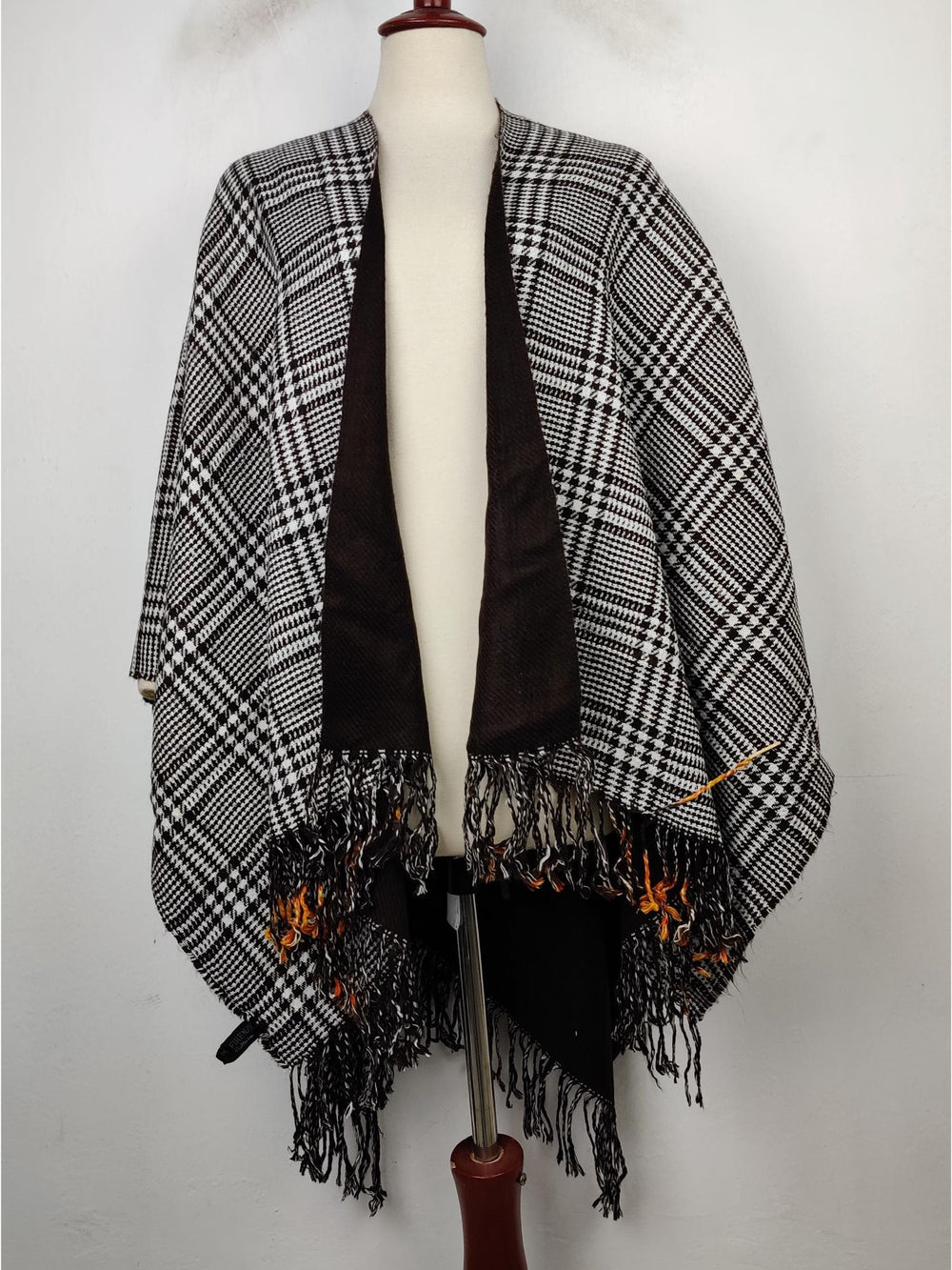 Buy online pre-used pre-loved 100% authentic & Original branded Di Firenze Collection (CS-1190) available in Pakistan. Top international brands avilable.