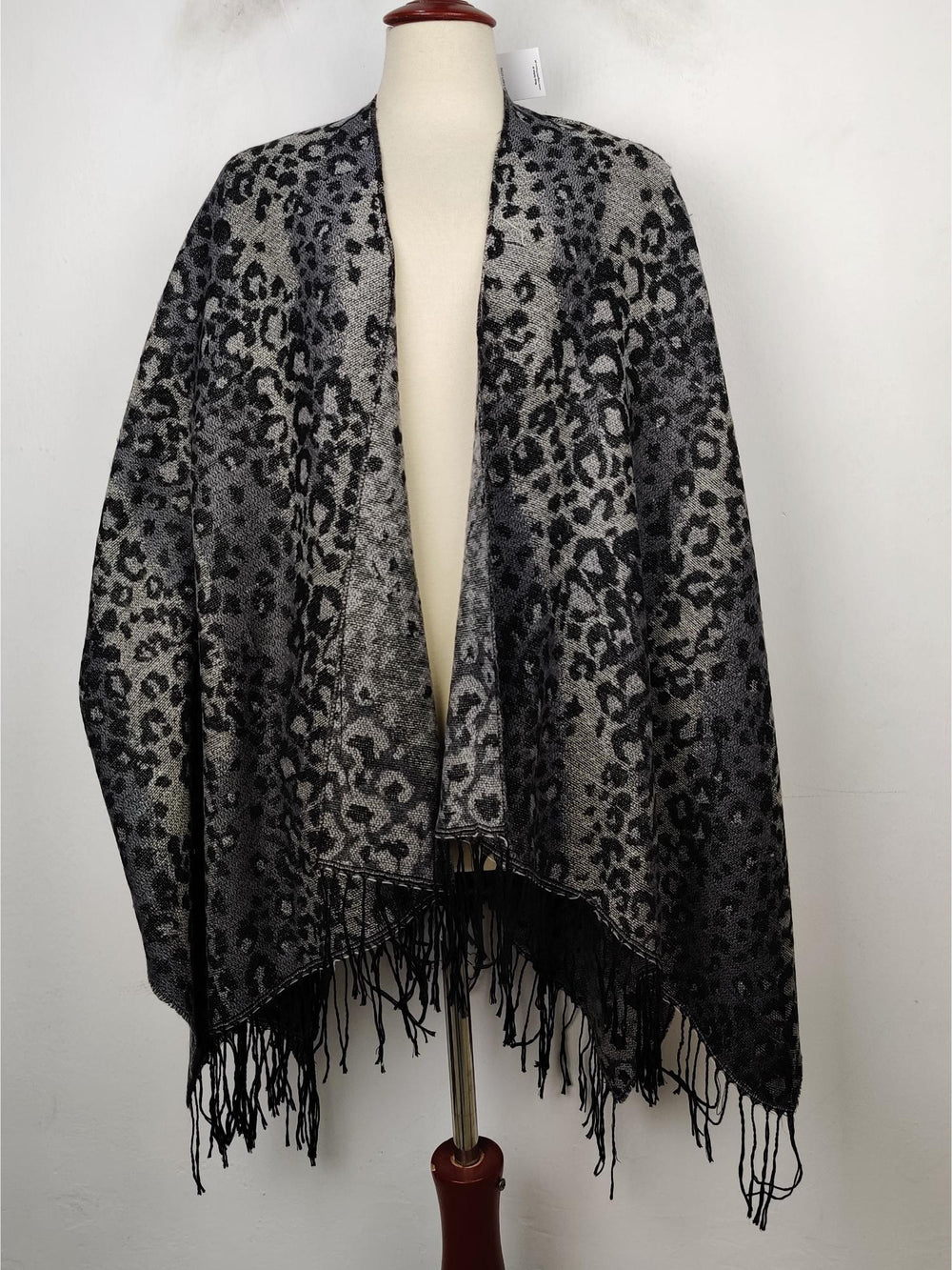 Buy online pre-used pre-loved 100% authentic & Original branded Unknown Brand (CS-1207) available in Pakistan. Top international brands avilable.