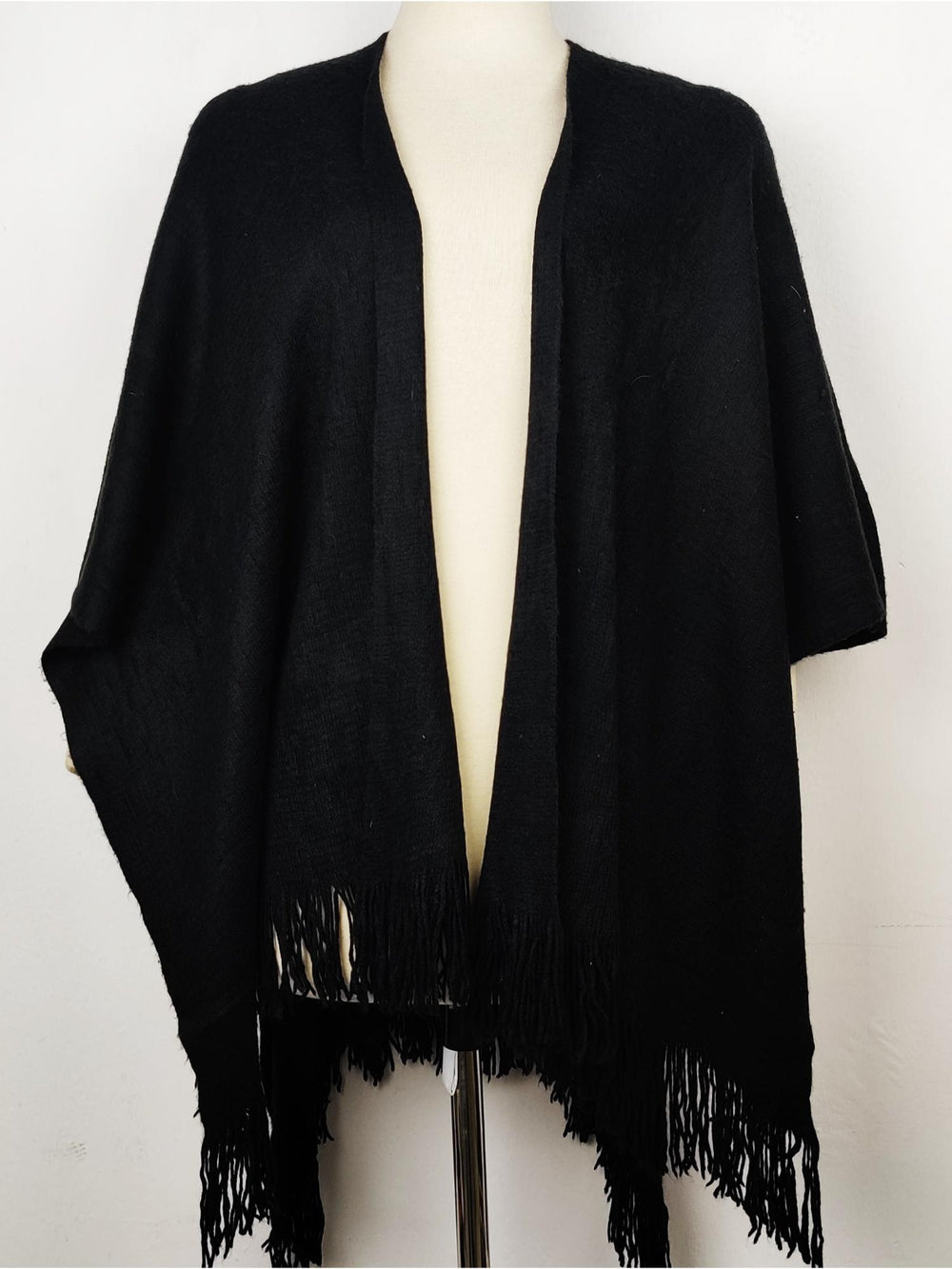 Buy online pre-used pre-loved 100% authentic & Original branded Unknown Brand (CS-1317) available in Pakistan. Top international brands avilable.