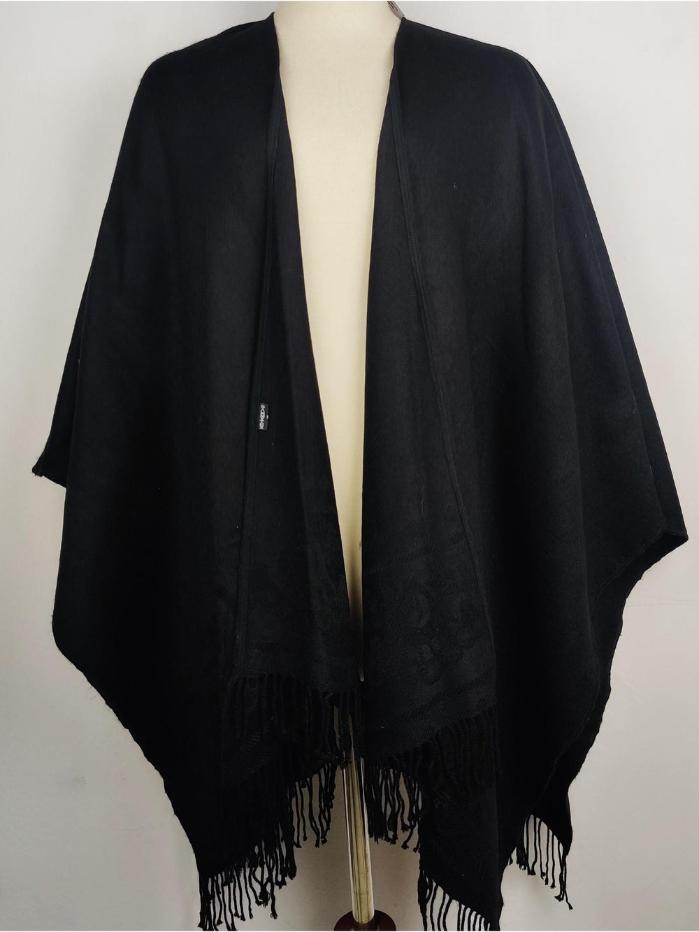 Buy online pre-used pre-loved 100% authentic & Original branded Sammy Tex (CS-1422) available in Pakistan. Top international brands avilable.