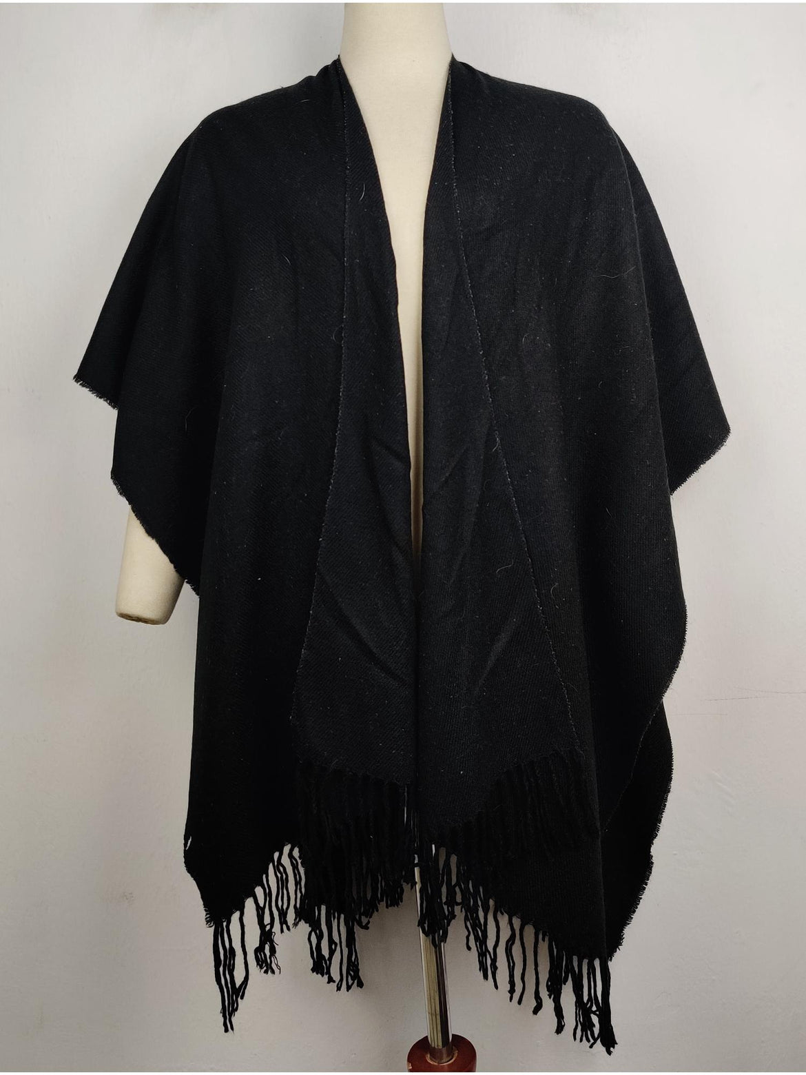 Flat 50% OFF | Get the Best Second-hand Winter Cape shawls & Ponchos.en Cape Shawls