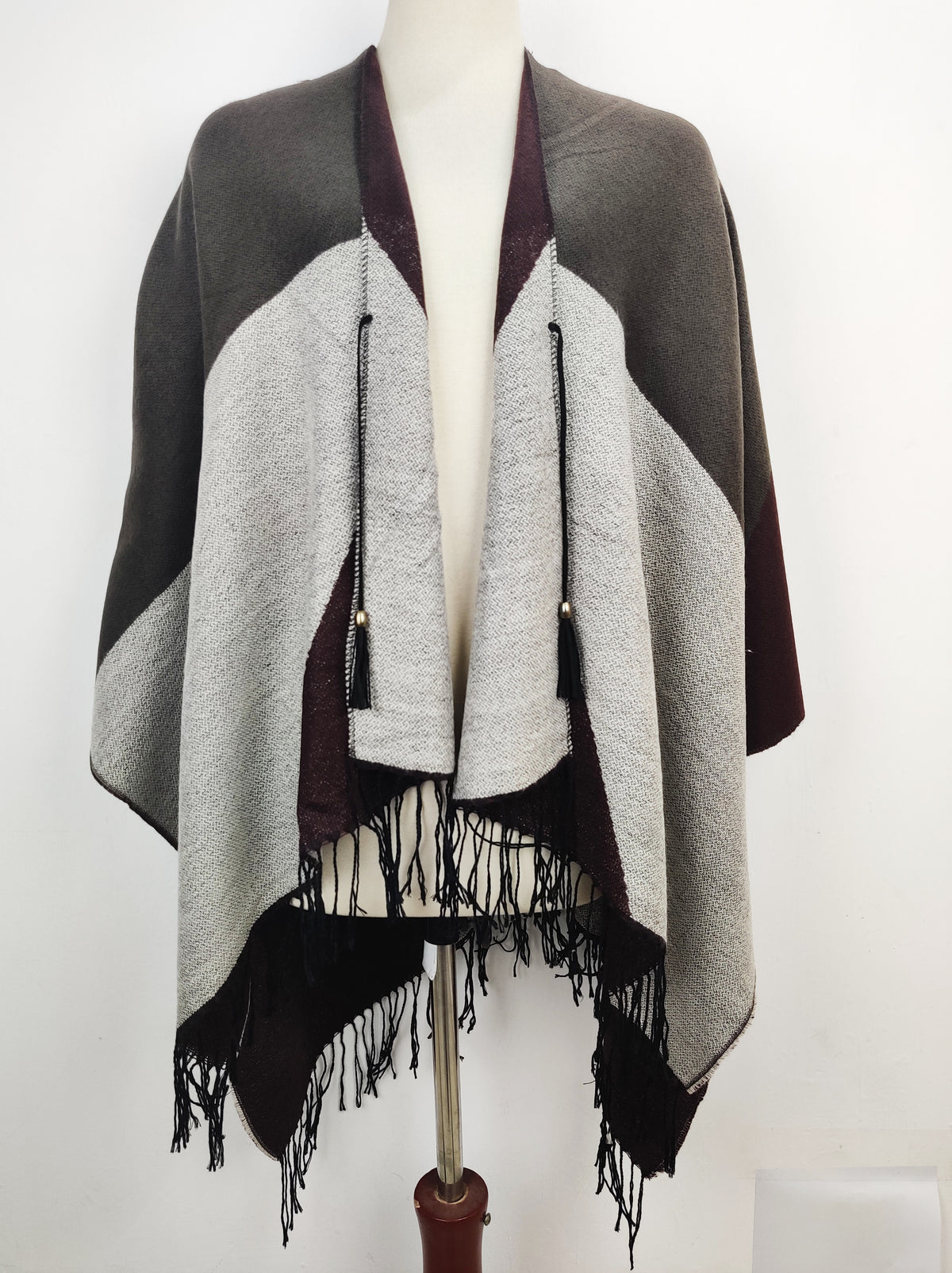 Buy online pre-used pre-loved 100% authentic & Original branded Marc New York (CS-1664) available in Pakistan. Top international brands avilable.