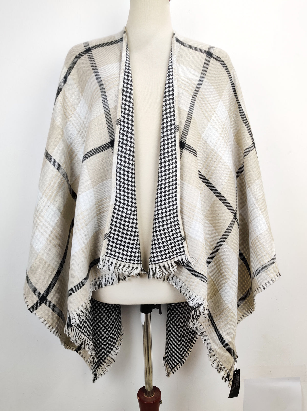 Buy online pre-used pre-loved 100% authentic & Original branded Banana Republic (CS-1682) available in Pakistan. Top international brands avilable.