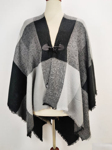 Buy online pre-used pre-loved 100% authentic & Original branded Unknown Brand (CS-1696) available in Pakistan. Top international brands avilable.