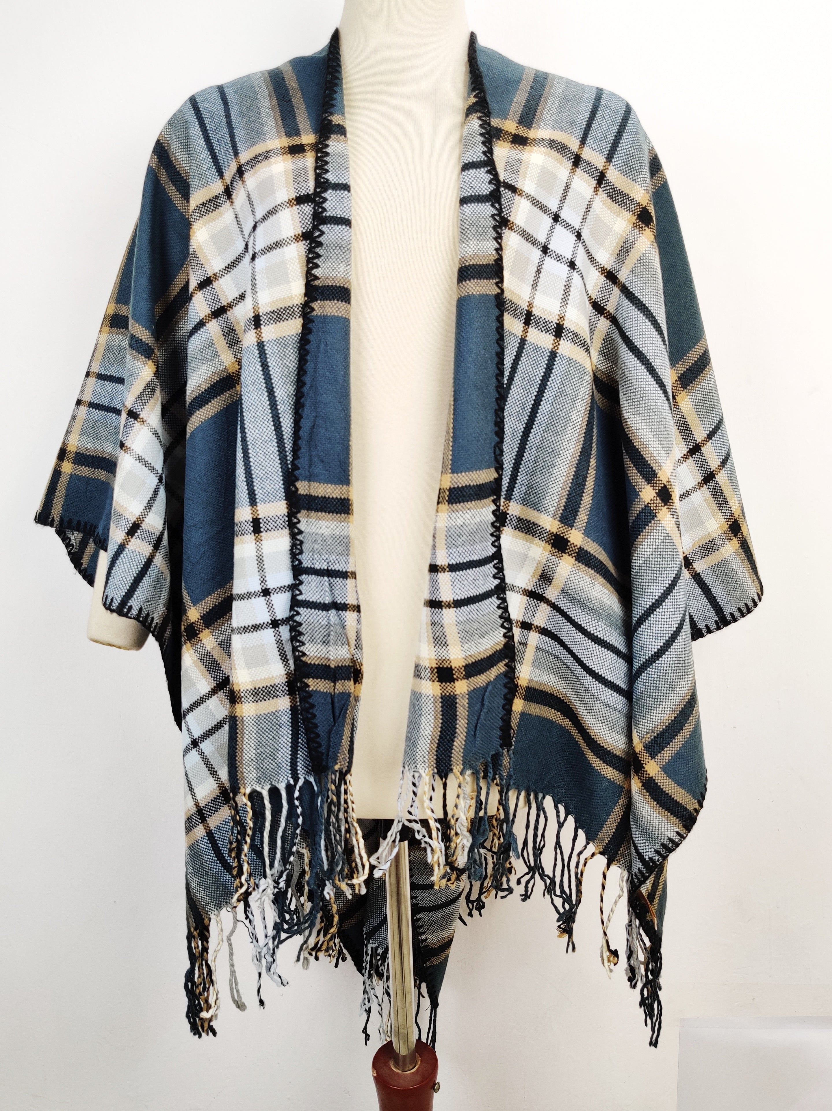 Buy online pre-used pre-loved 100% authentic & Original branded Janice (CS-1708) available in Pakistan. Top international brands avilable.