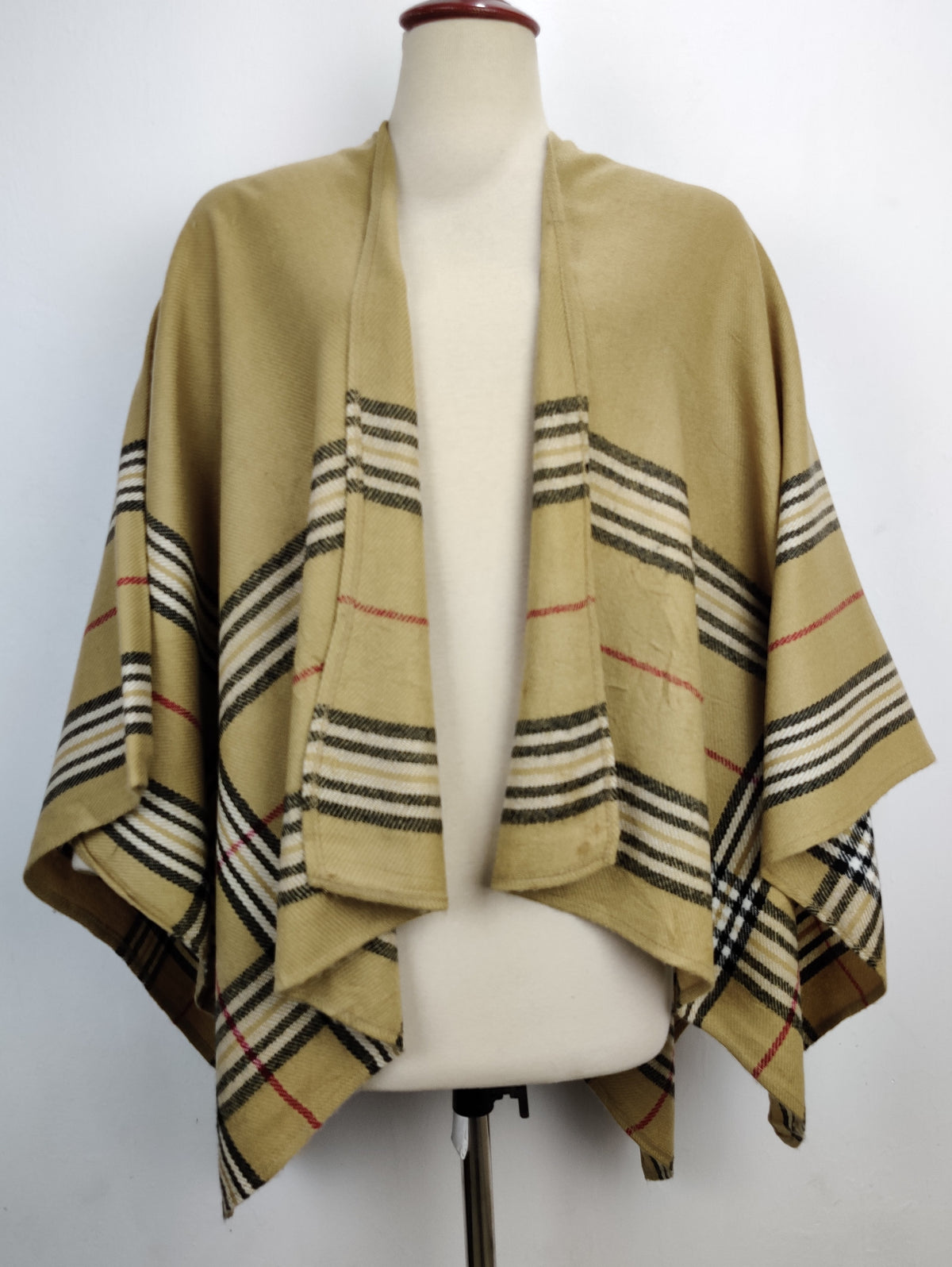Buy online pre-used pre-loved 100% authentic & Original branded Unknown Brand (CS-1733) available in Pakistan. Top international brands avilable.