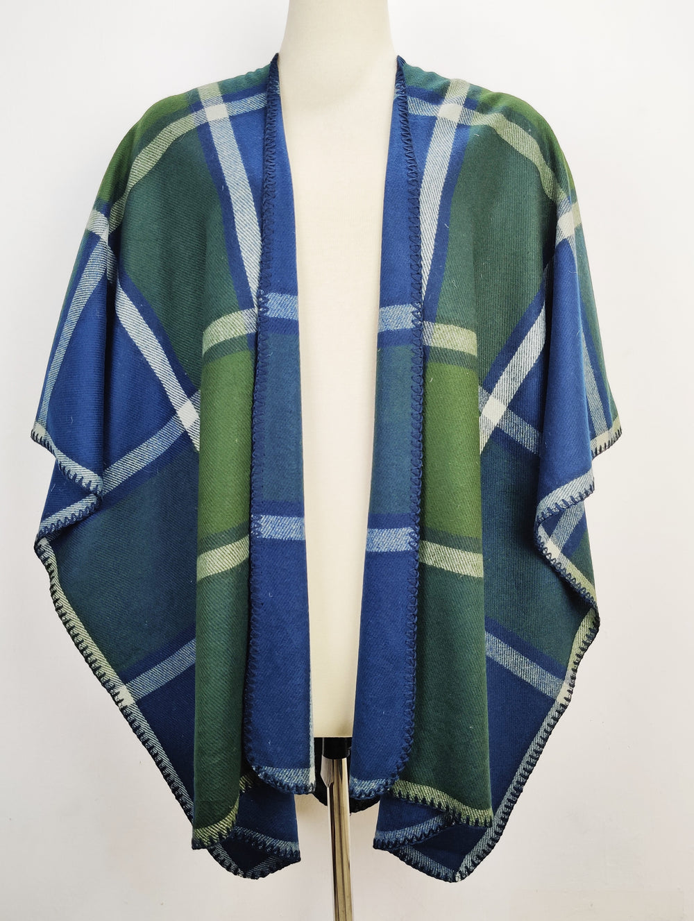 Buy online pre-used pre-loved 100% authentic & Original branded Wool Rich (CS-1738) available in Pakistan. Top international brands avilable.