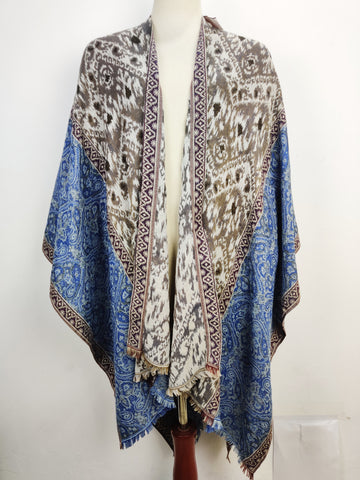 Buy online pre-used pre-loved 100% authentic & Original branded Do Everything In Love (CS-1749) available in Pakistan. Top international brands avilable.