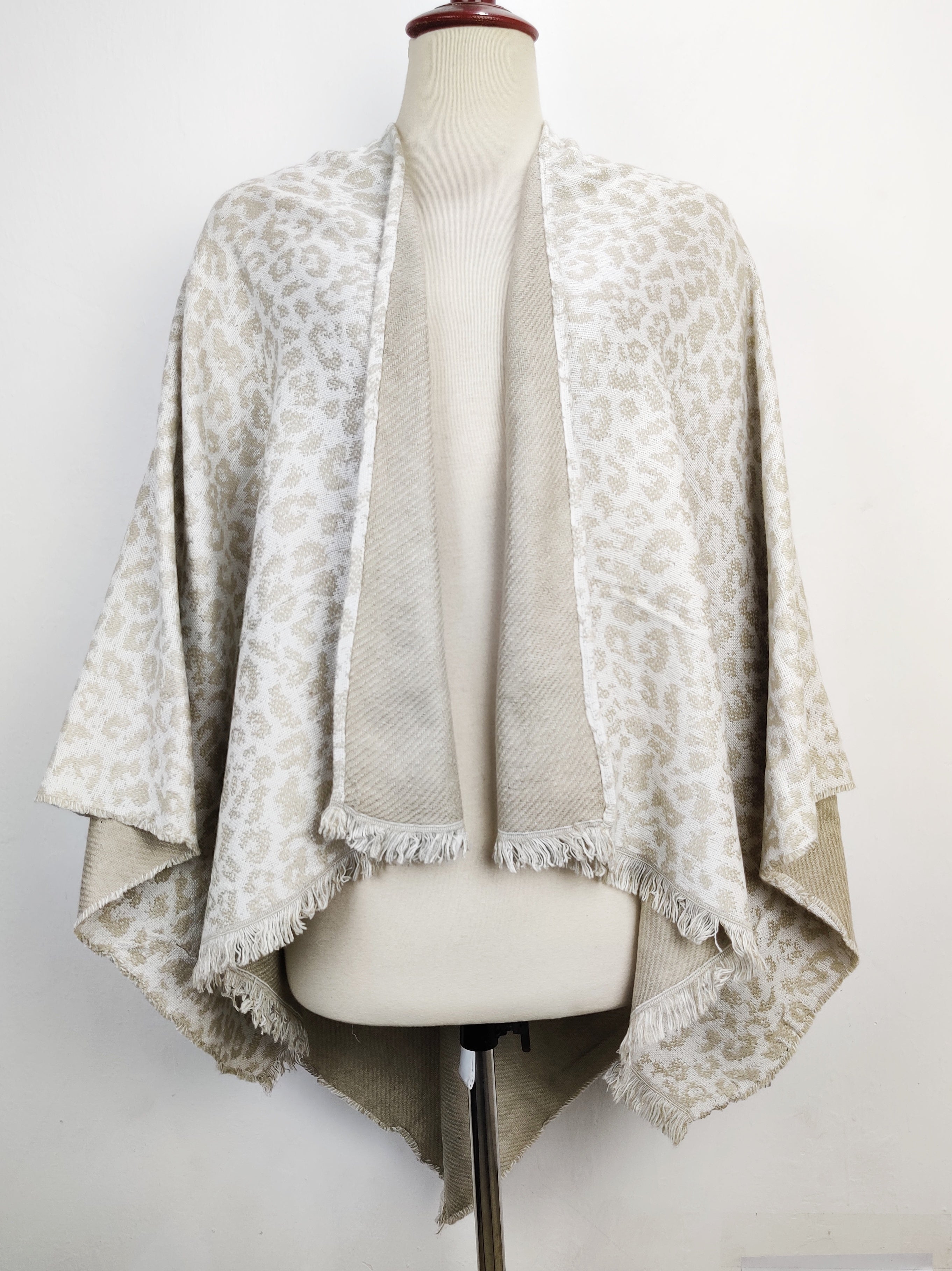 Buy online pre-used pre-loved 100% authentic & Original branded Banana Republic (CS-1825) available in Pakistan. Top international brands avilable.