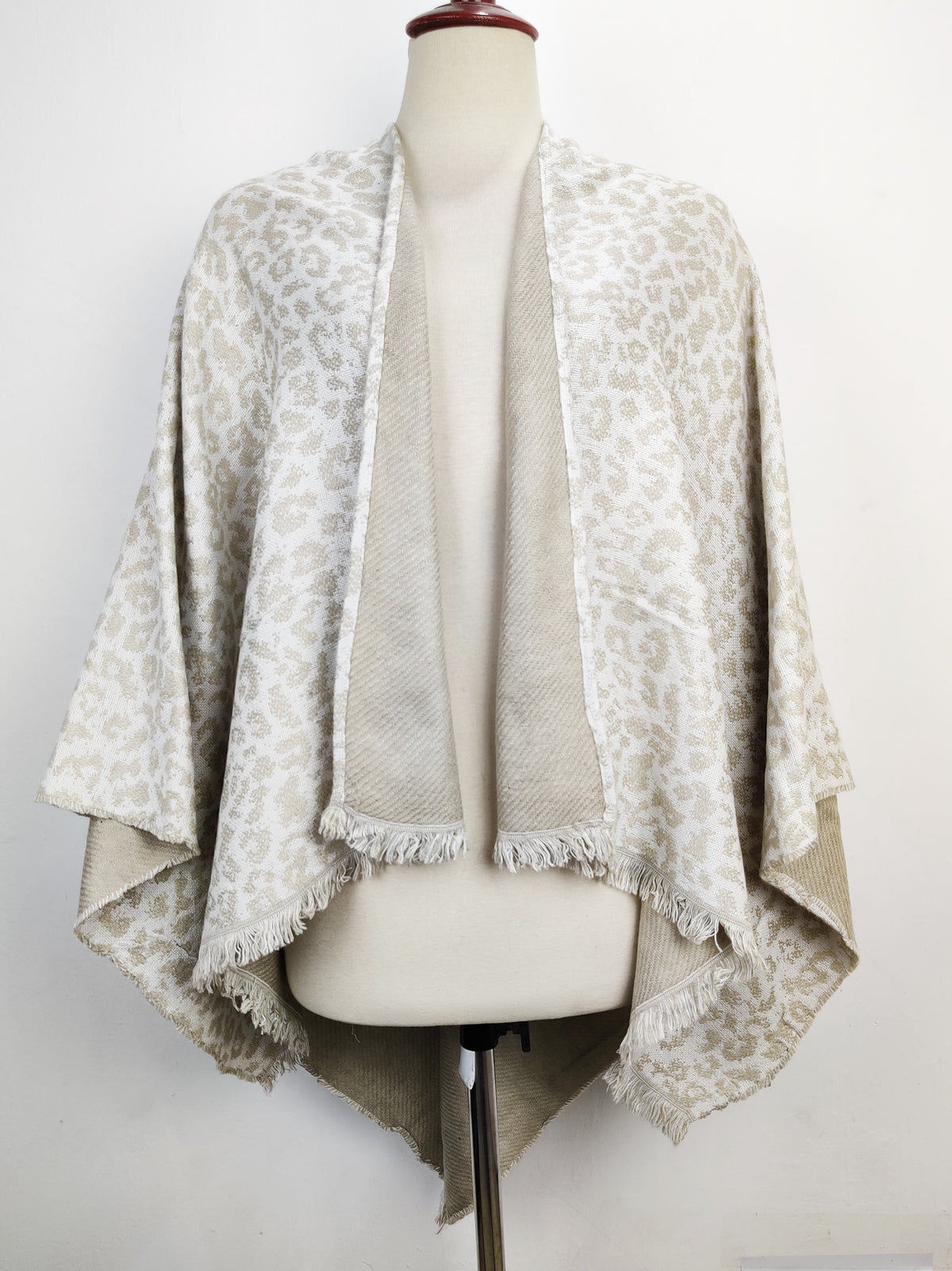 Buy online pre-used pre-loved 100% authentic & Original branded Banana Republic (CS-1825) available in Pakistan. Top international brands avilable.