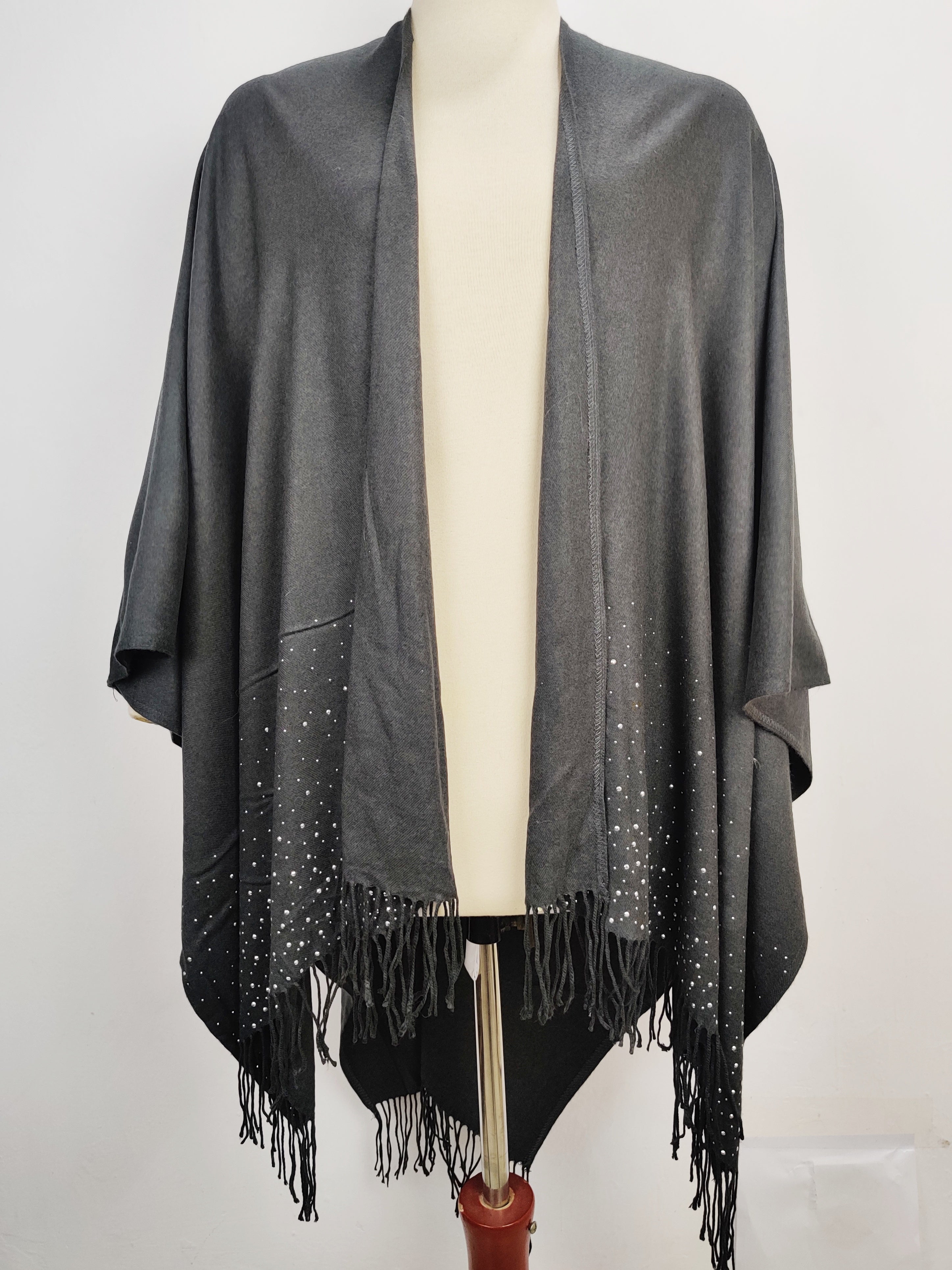 Buy online pre-used pre-loved 100% authentic & Original branded Adrienne Vittadini (CS-1847) available in Pakistan. Top international brands avilable.
