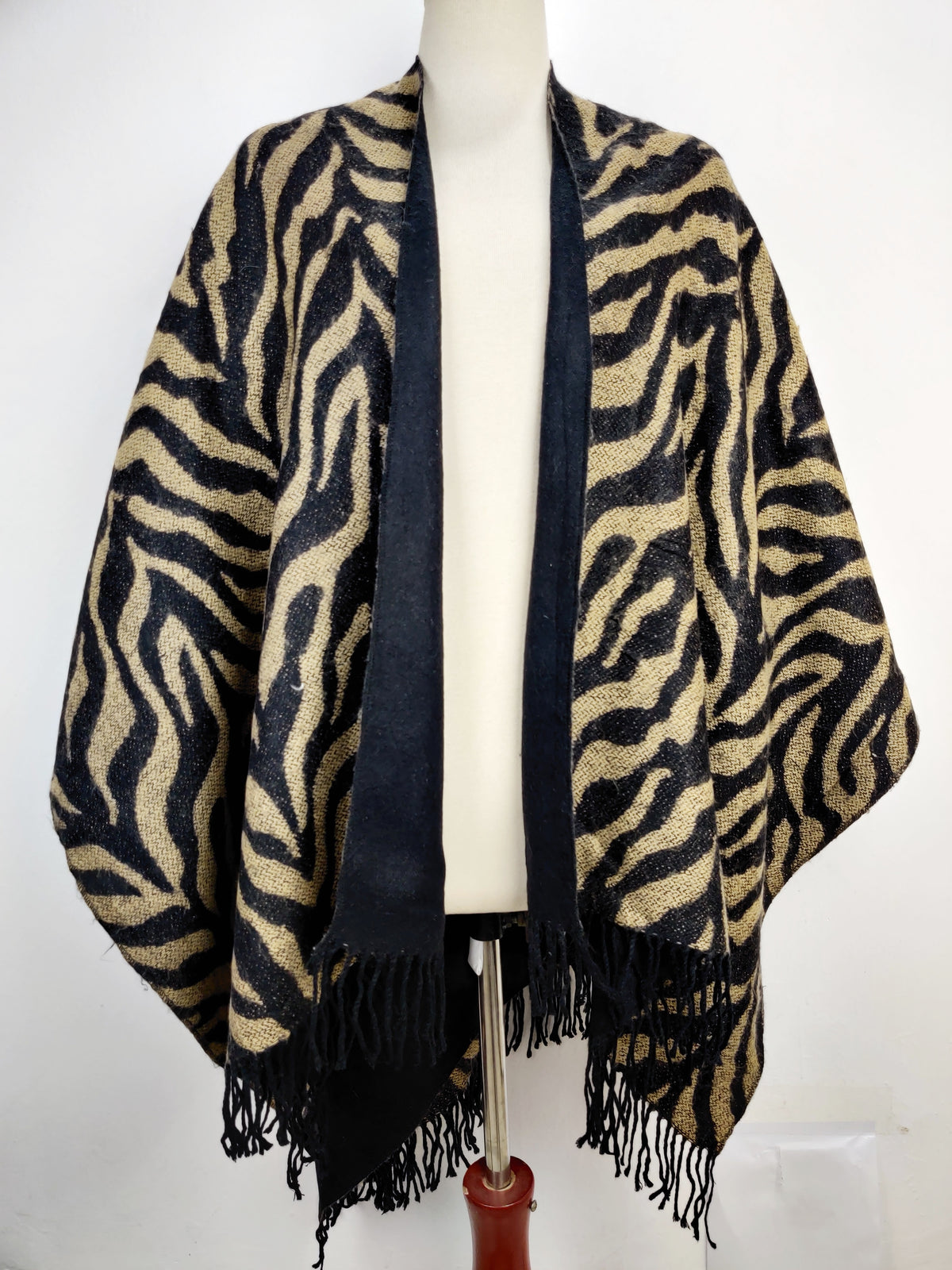 Buy online pre-used pre-loved 100% authentic & Original branded Ashley Stewart (CS-1868) available in Pakistan. Top international brands avilable.