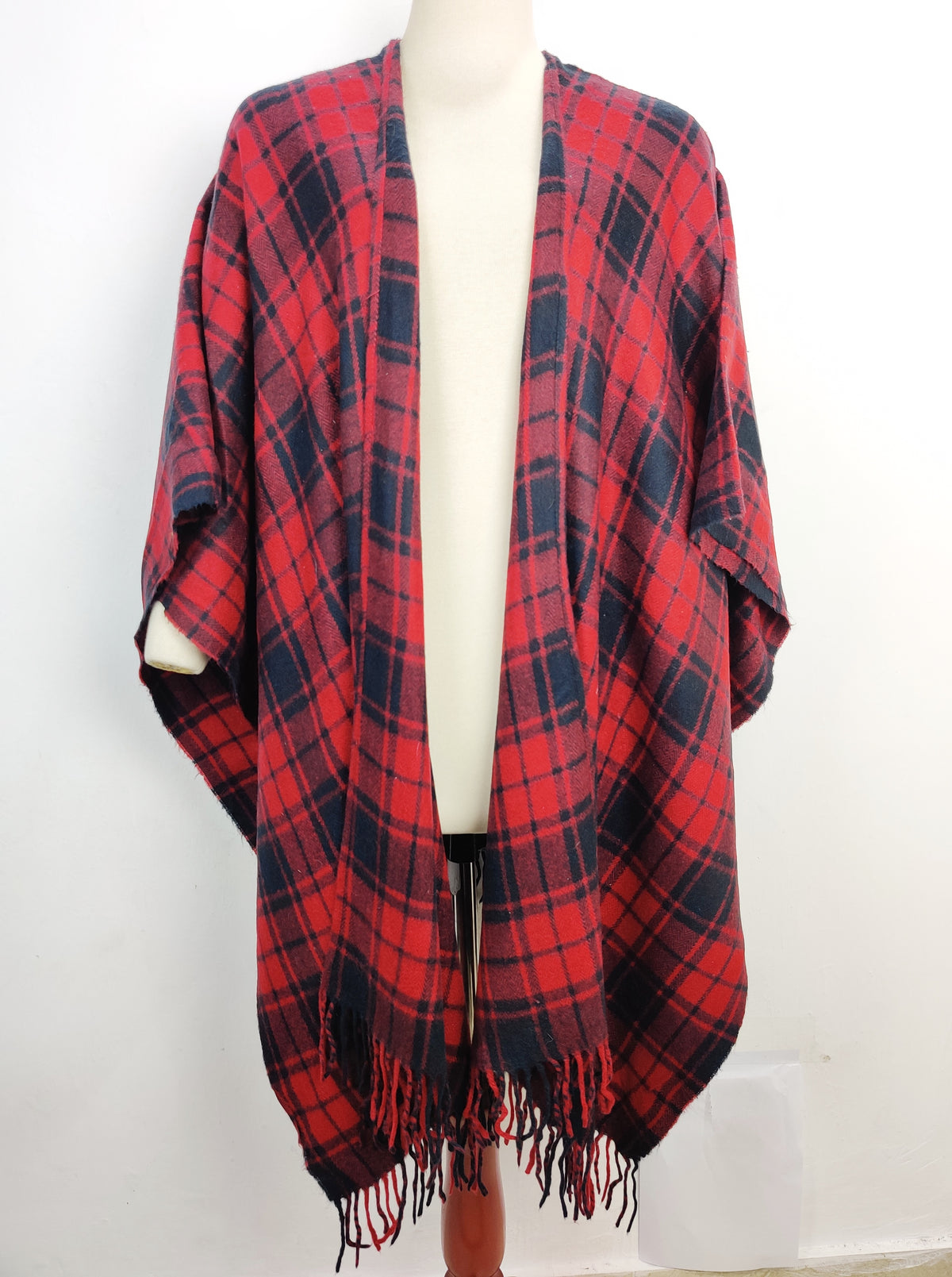 Buy online pre-used pre-loved 100% authentic & Original branded Unknown Brand (CS-1898) available in Pakistan. Top international brands avilable.